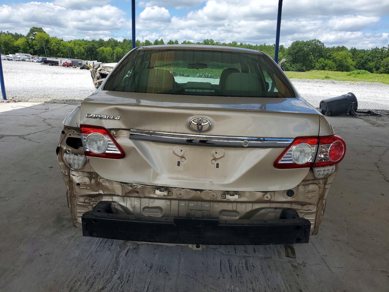 2013 Toyota Corolla L Gold vin: 5YFBU4EE5DP209710