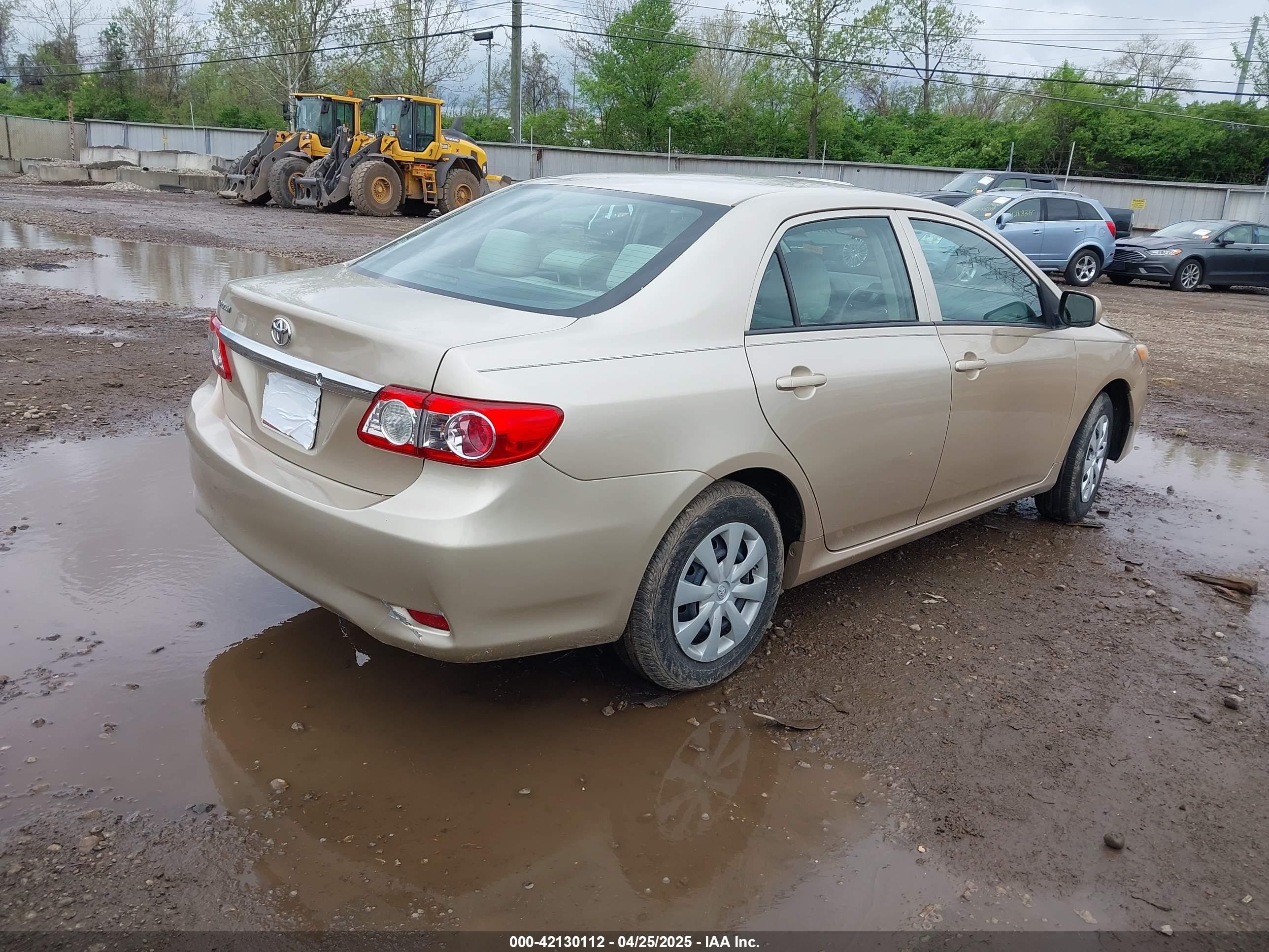 2013 Toyota Corolla L Золотой vin: 5YFBU4EE5DP215796