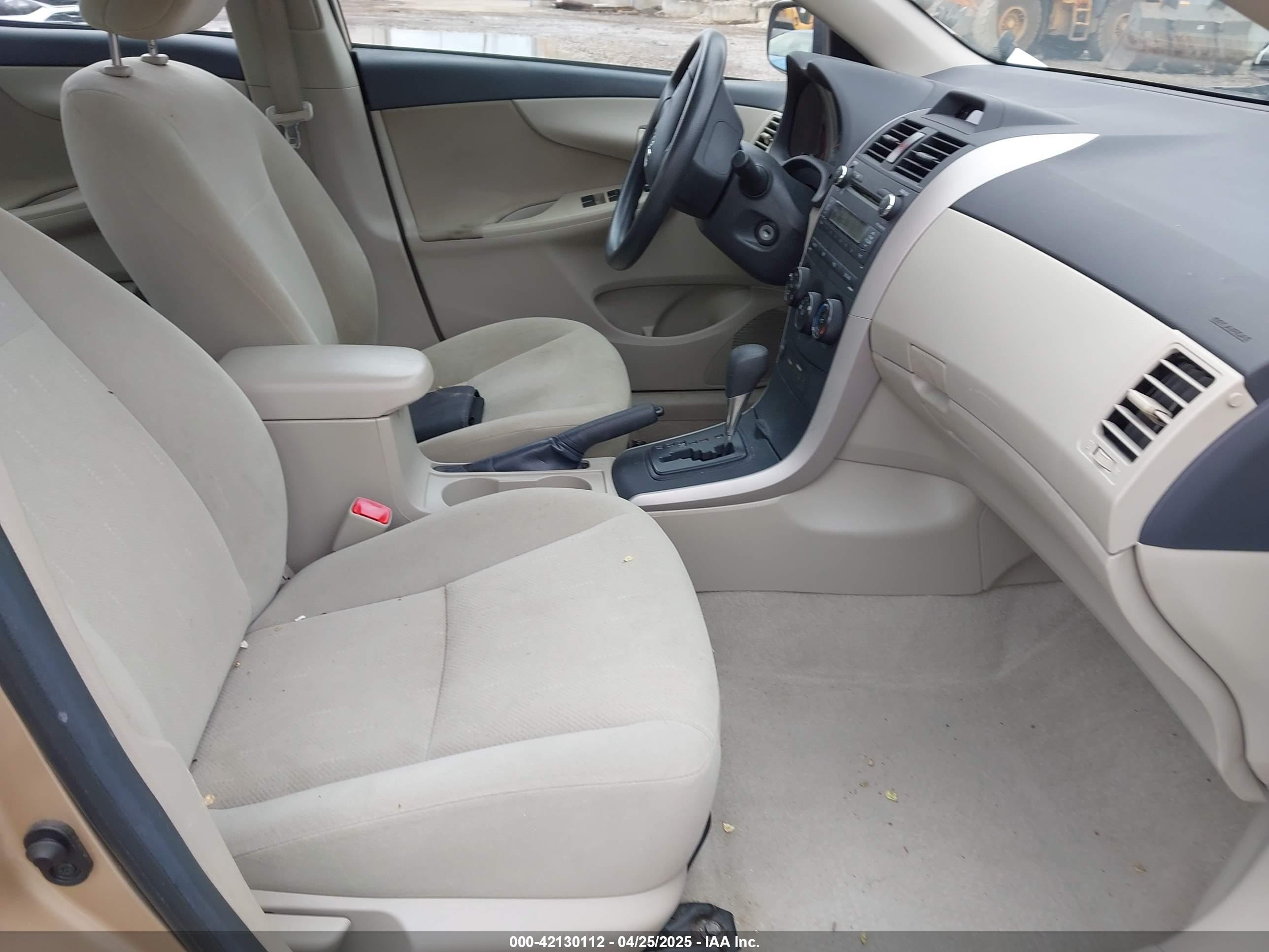 2013 Toyota Corolla L Золотой vin: 5YFBU4EE5DP215796