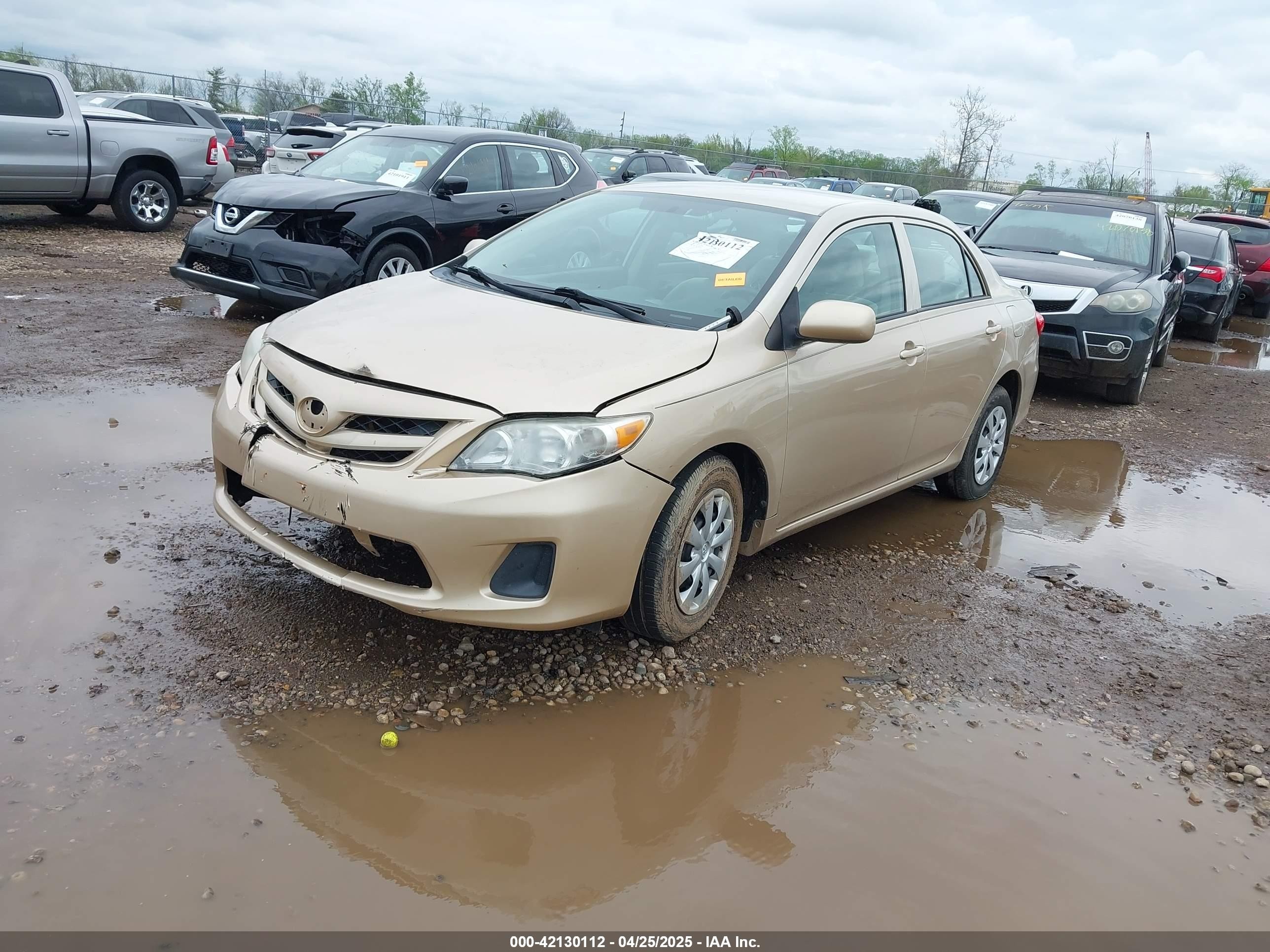2013 Toyota Corolla L Золотой vin: 5YFBU4EE5DP215796