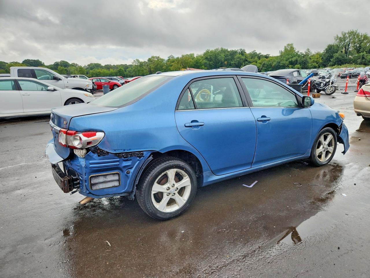 2013 Toyota Corolla Le Blue vin: 5YFBU4EE5DP219038