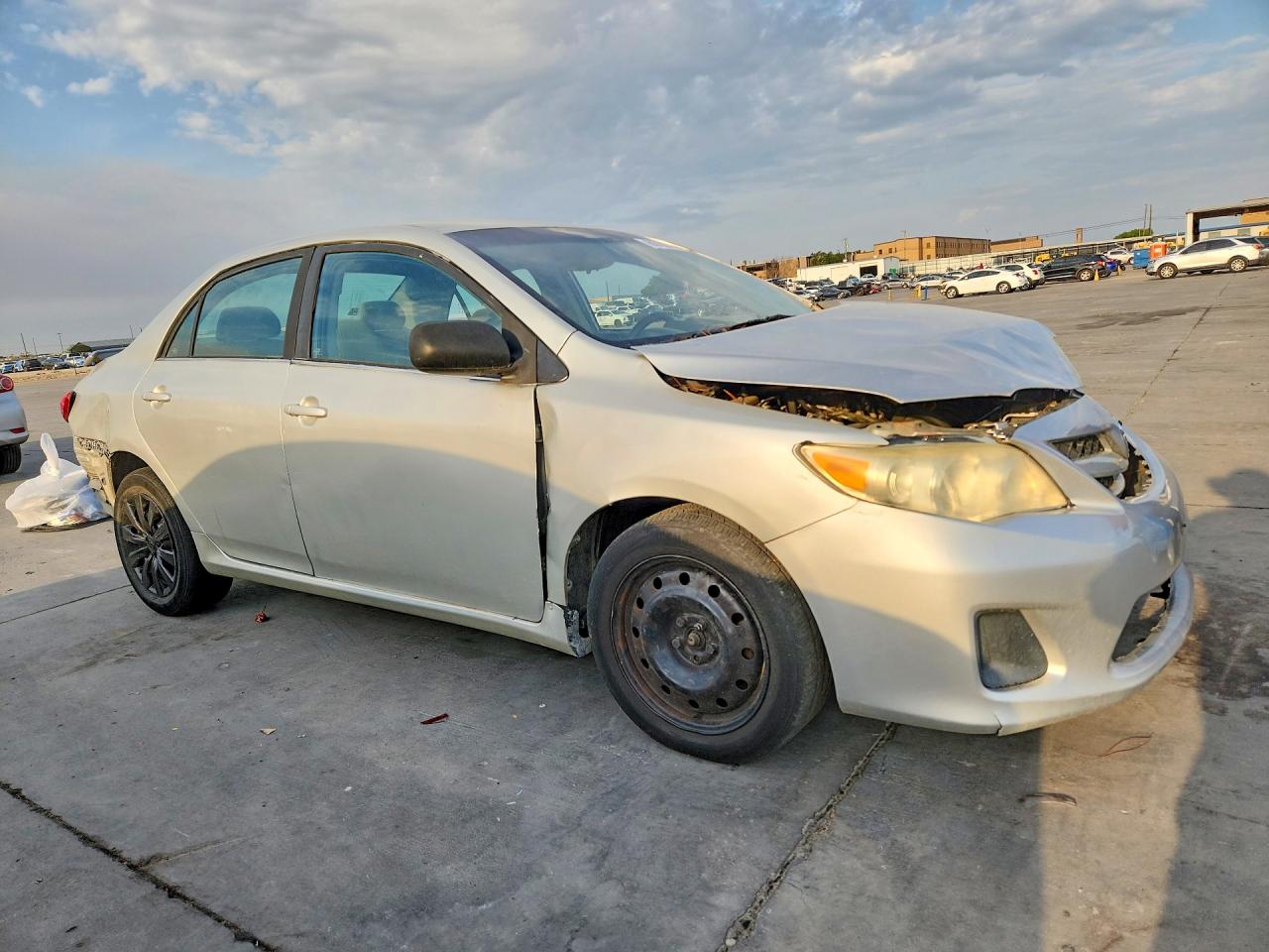 2013 Toyota Corolla Le Серебряный vin: 5YFBU4EE5DP223994