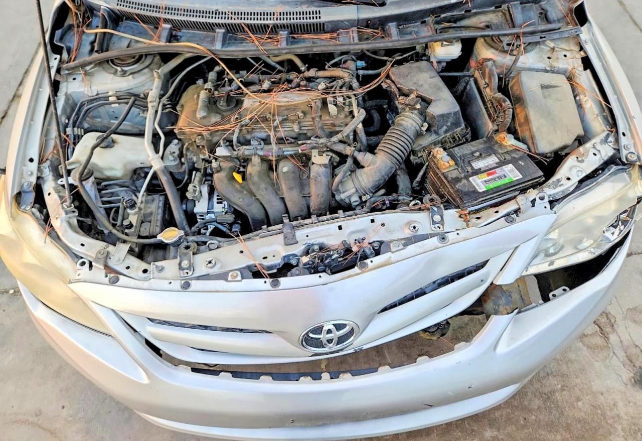 2013 Toyota Corolla Le Серебряный vin: 5YFBU4EE5DP223994