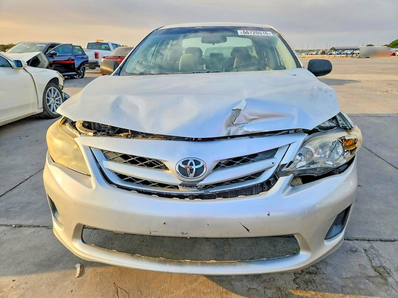 2013 Toyota Corolla Le Серебряный vin: 5YFBU4EE5DP223994