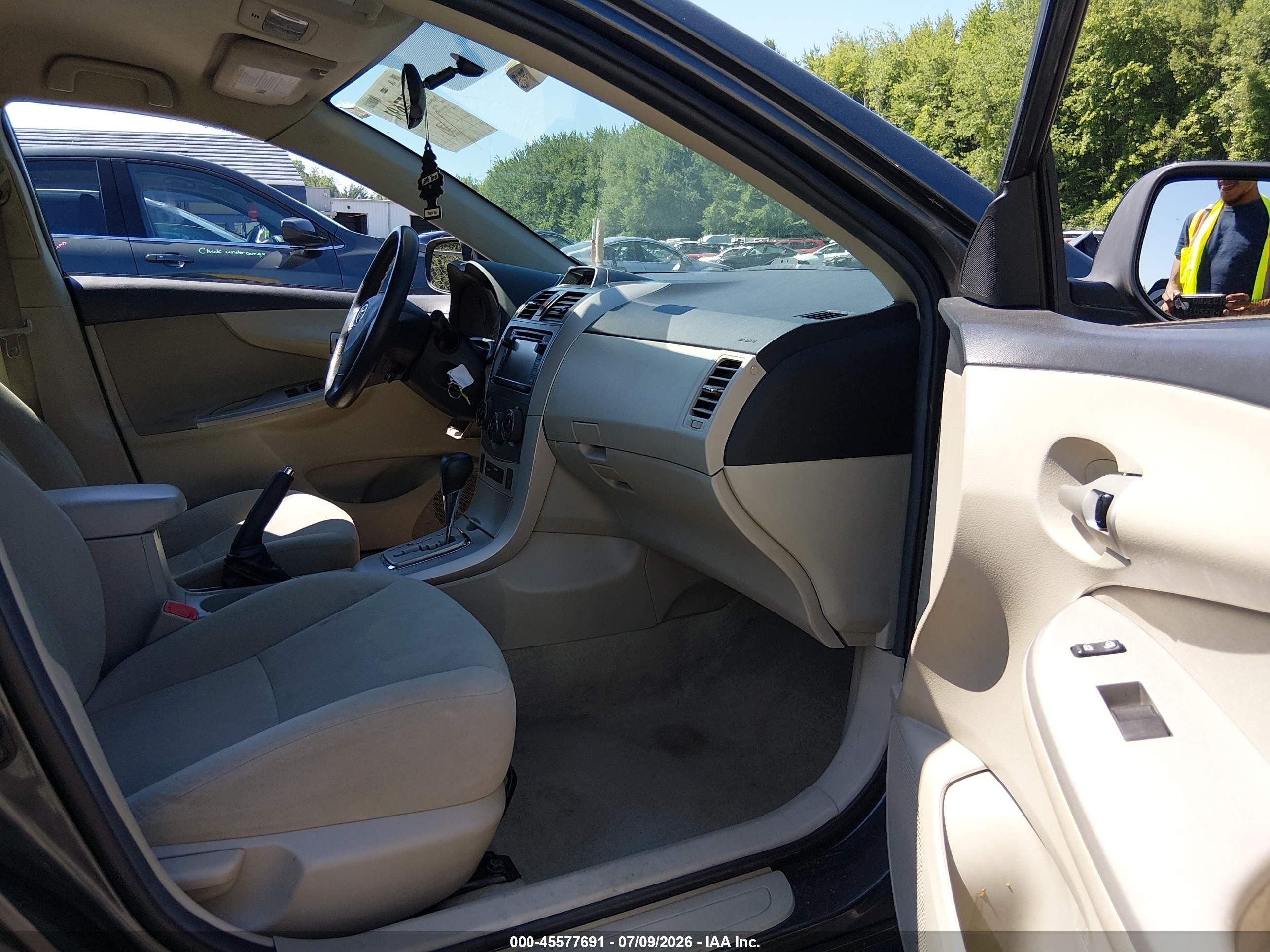 2013 Toyota Corolla Le Gray vin: 5YFBU4EE5DP224630