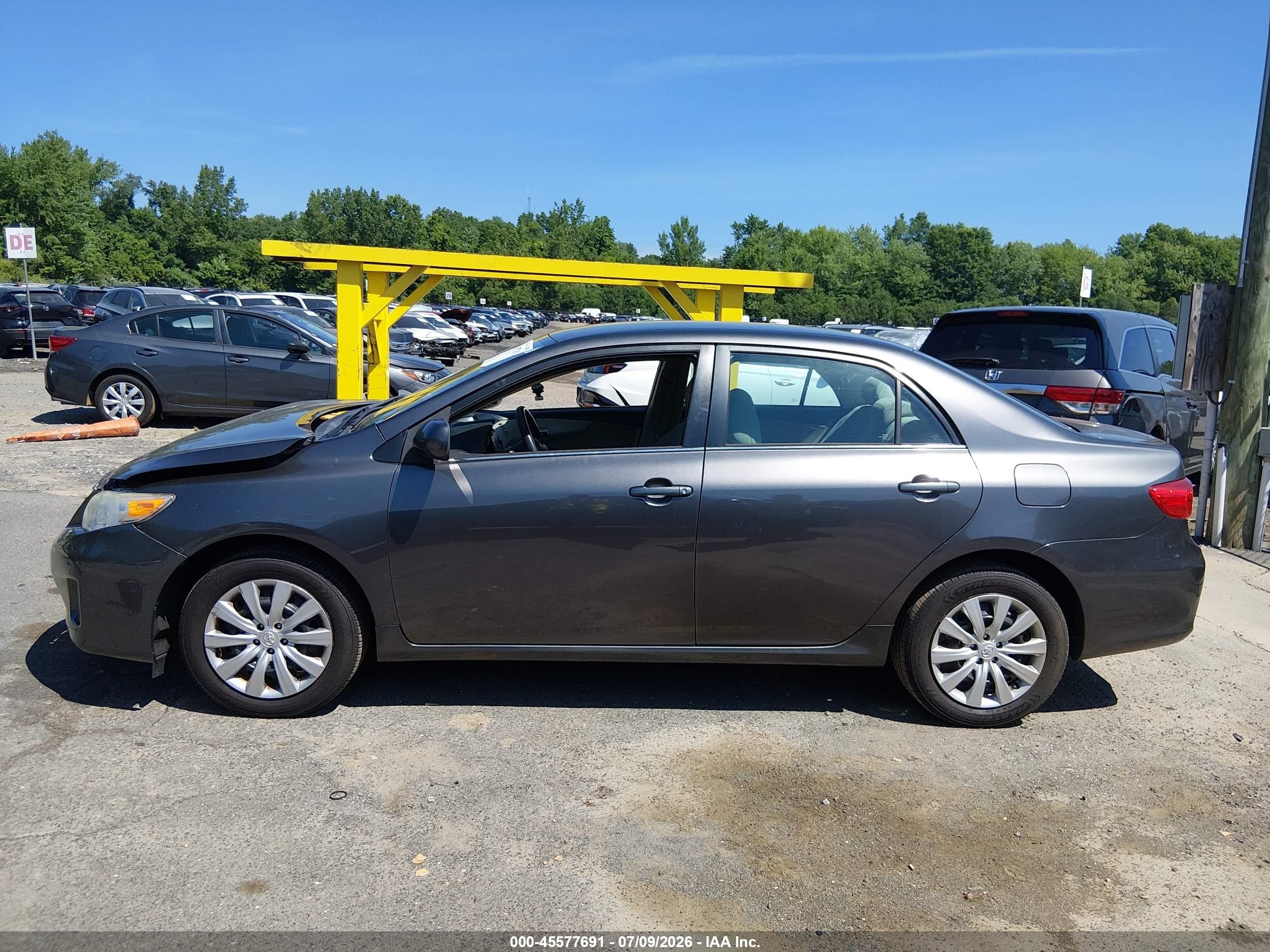 2013 Toyota Corolla Le Gray vin: 5YFBU4EE5DP224630