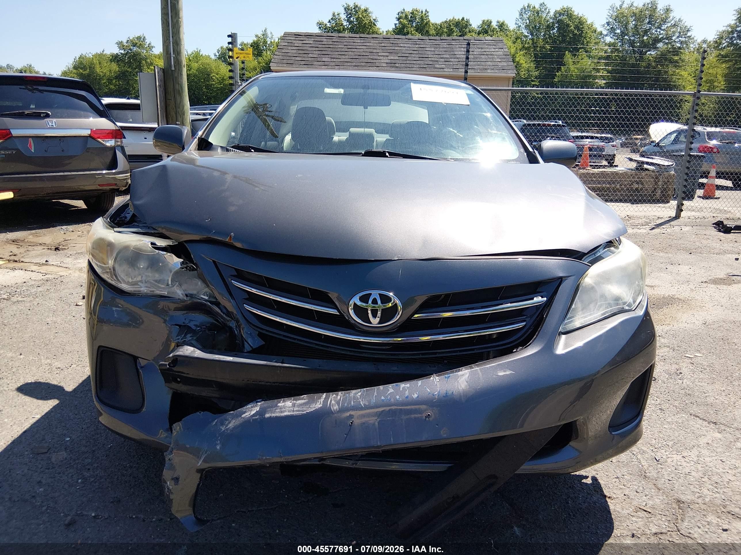 2013 Toyota Corolla Le Gray vin: 5YFBU4EE5DP224630