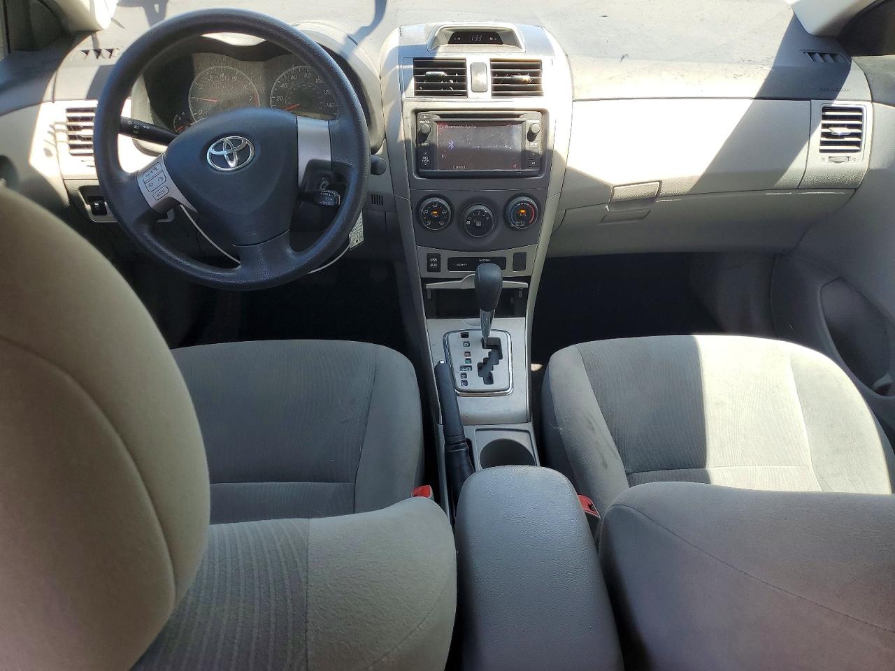 2013 Toyota Corolla Le Silver vin: 5YFBU4EE5DP224918