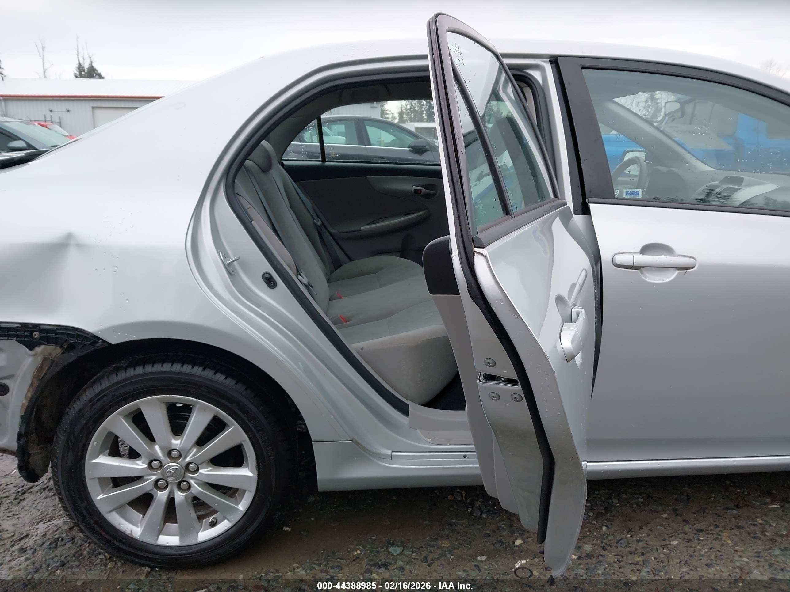 2012 Toyota Corolla Le Silver vin: 5YFBU4EE6CP047729