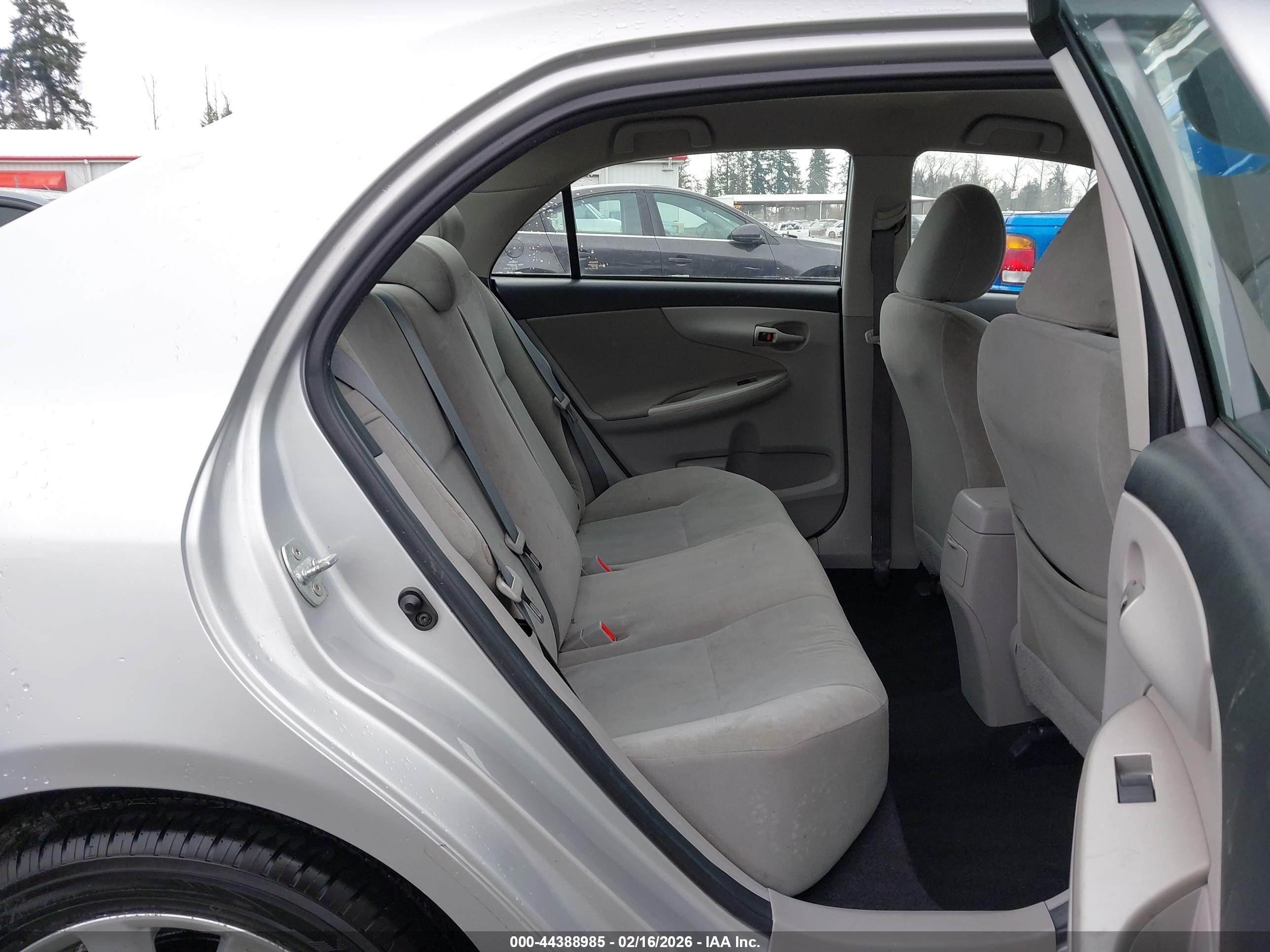 2012 Toyota Corolla Le Silver vin: 5YFBU4EE6CP047729