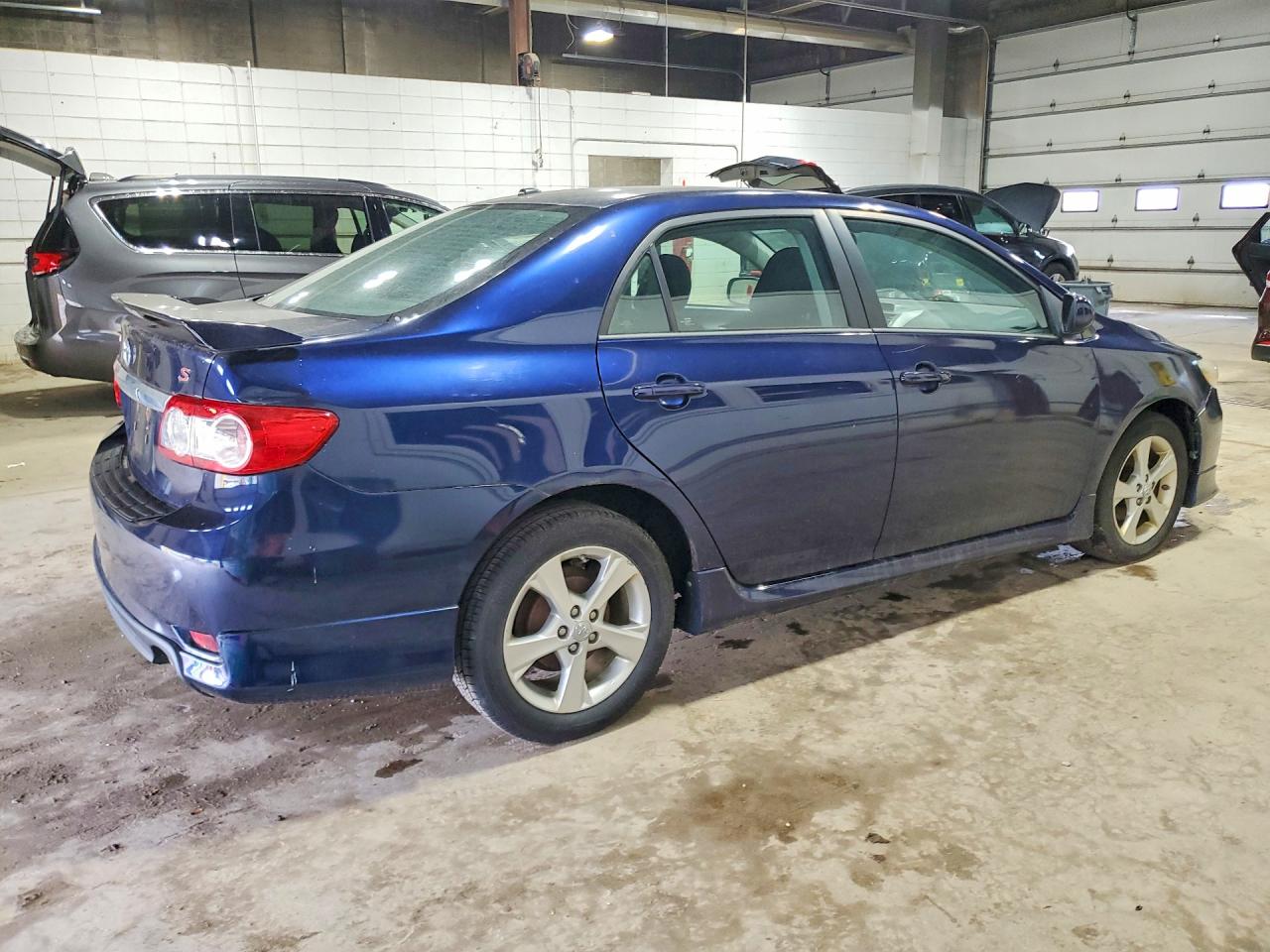 2012 Toyota Corolla S Синий vin: 5YFBU4EE6CP065616