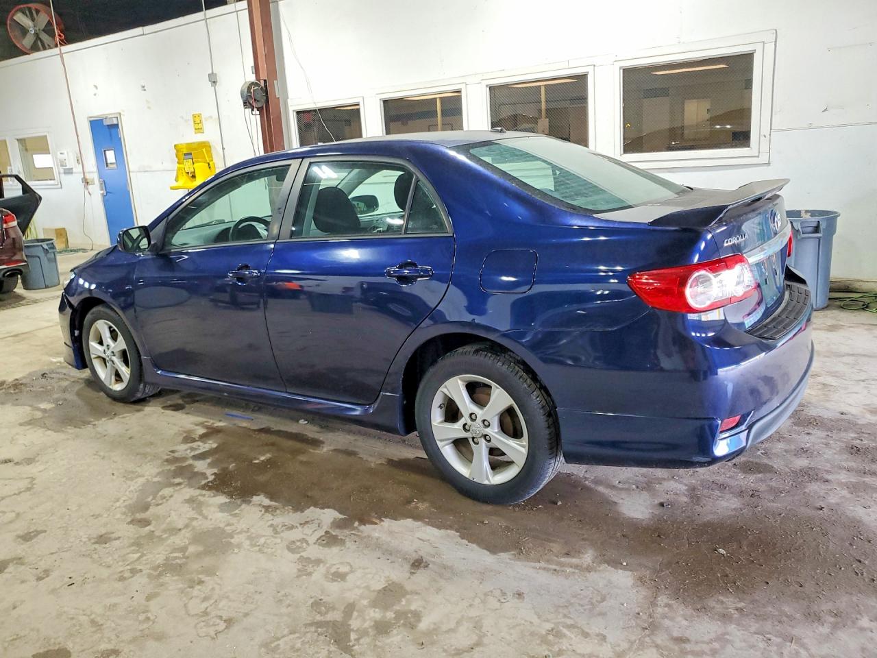 2012 Toyota Corolla S Синий vin: 5YFBU4EE6CP065616