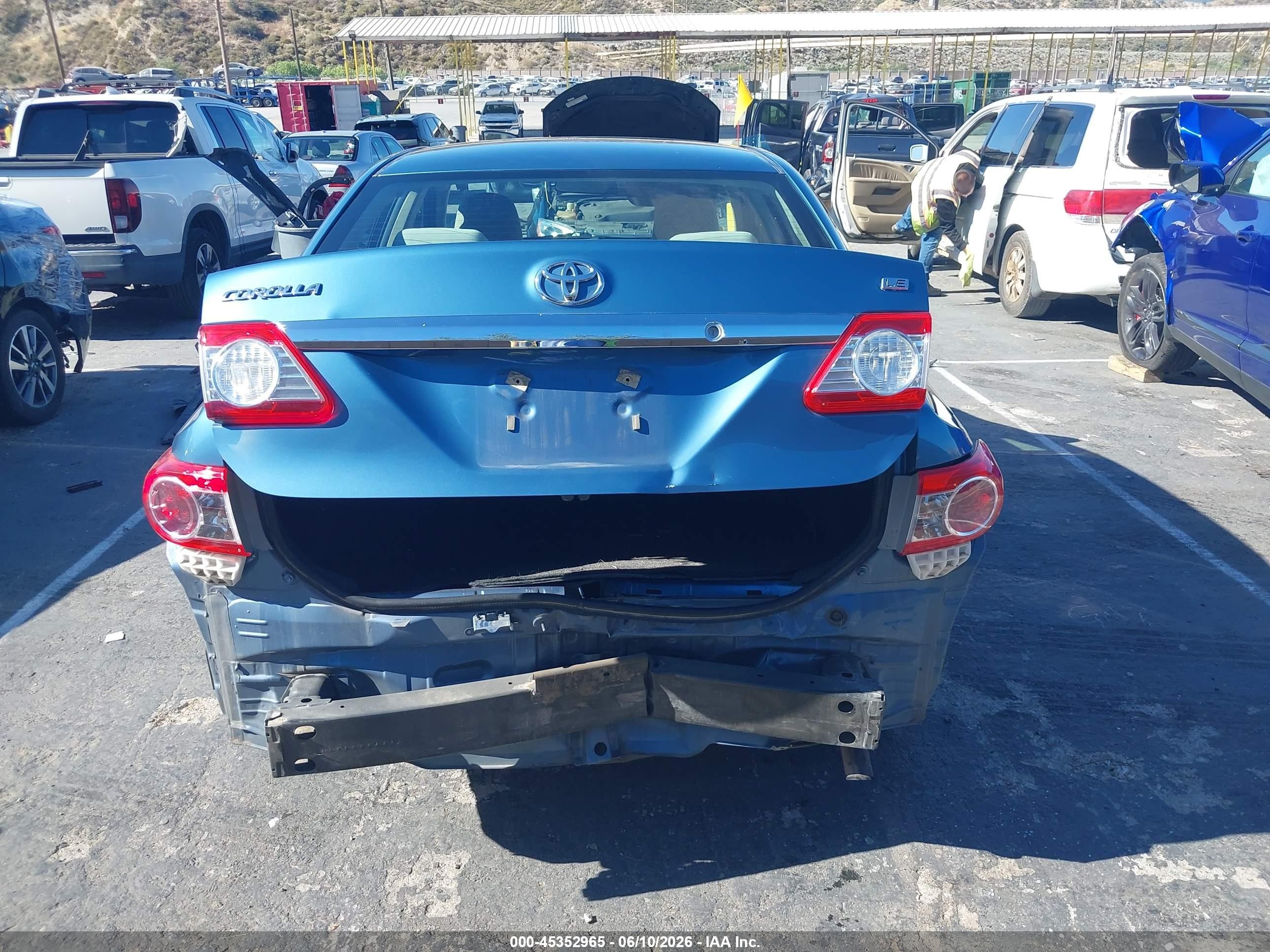 2012 Toyota Corolla Le Blue vin: 5YFBU4EE6CP069262