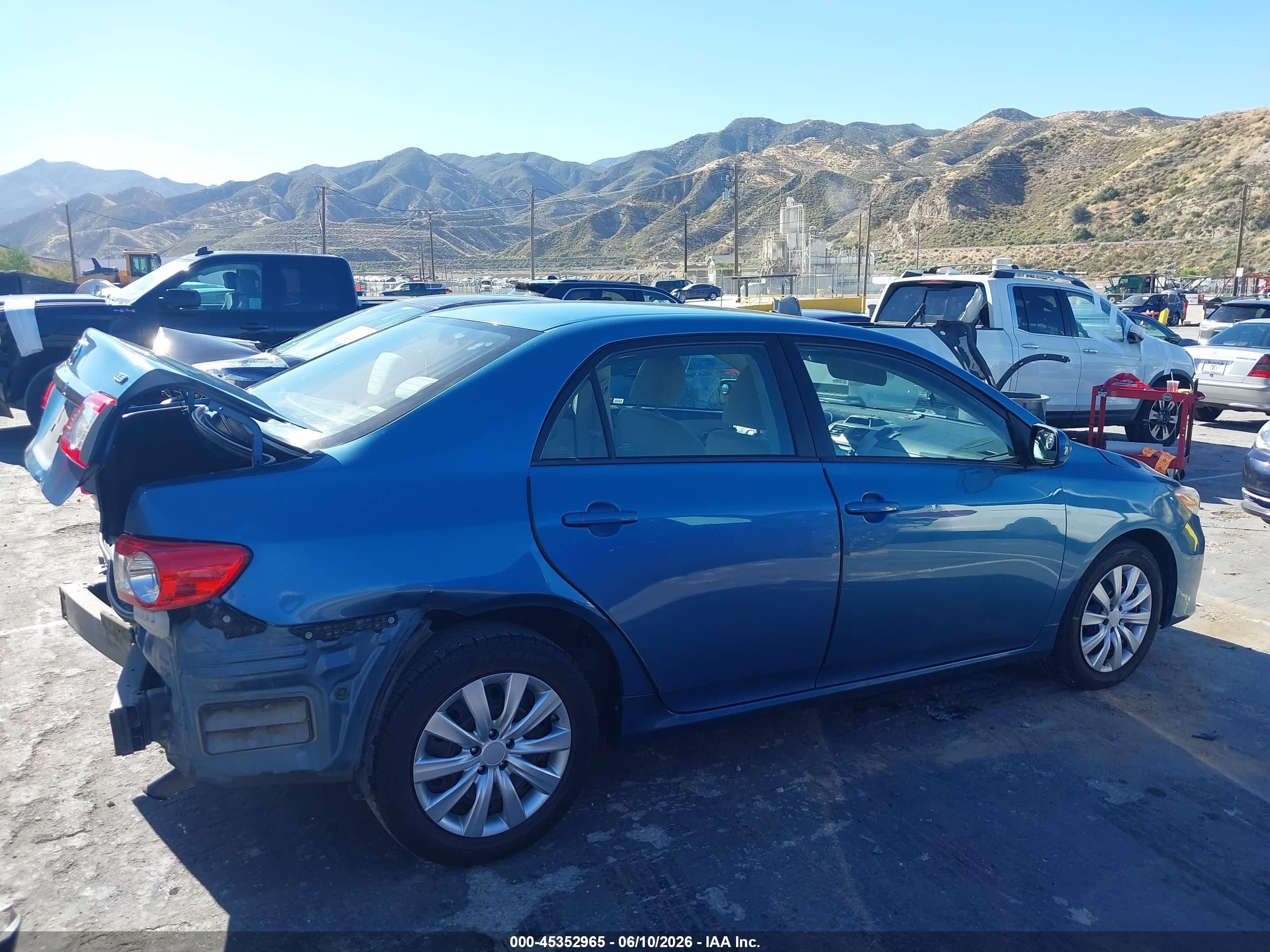 2012 Toyota Corolla Le Blue vin: 5YFBU4EE6CP069262