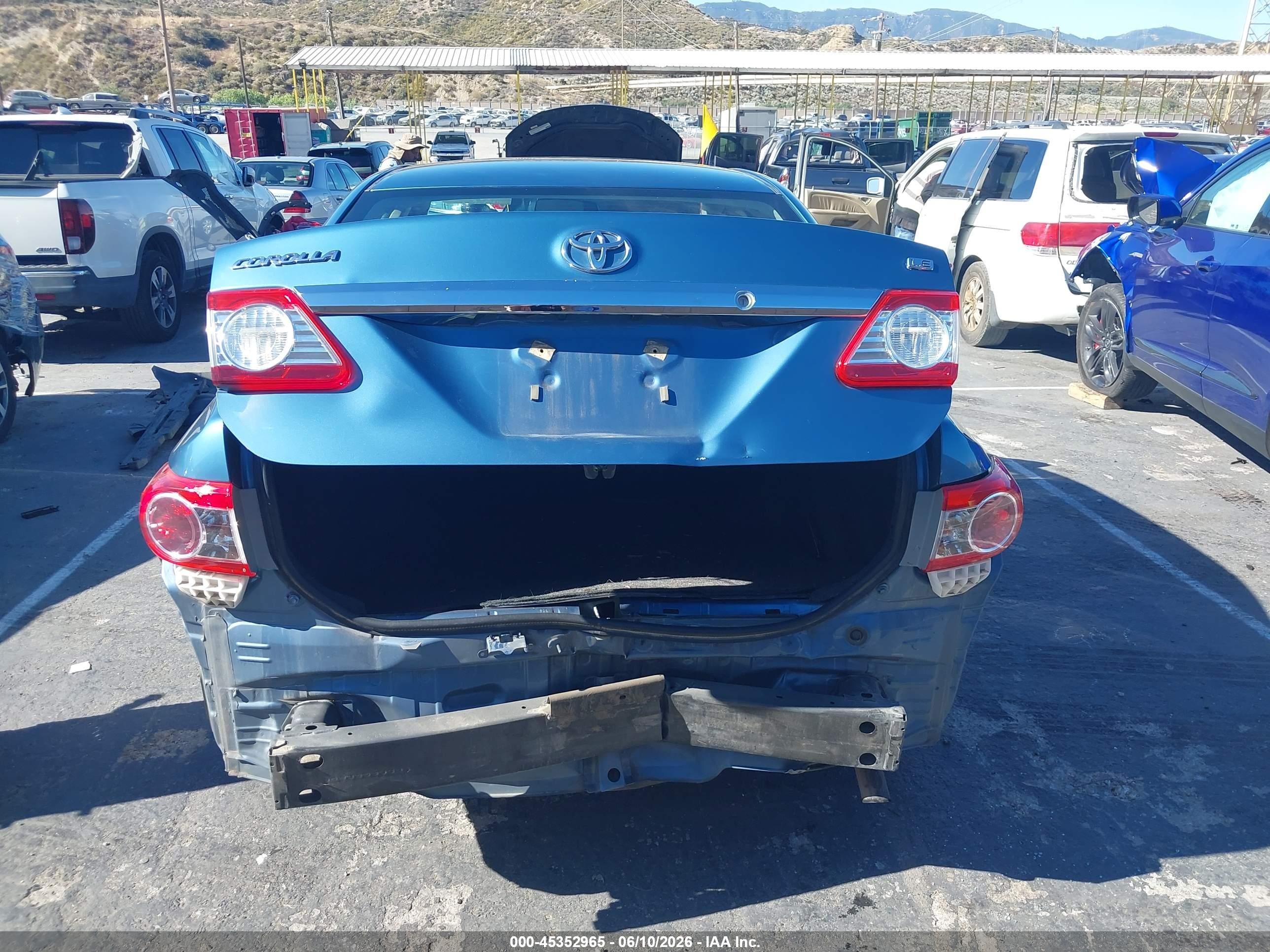 2012 Toyota Corolla Le Blue vin: 5YFBU4EE6CP069262