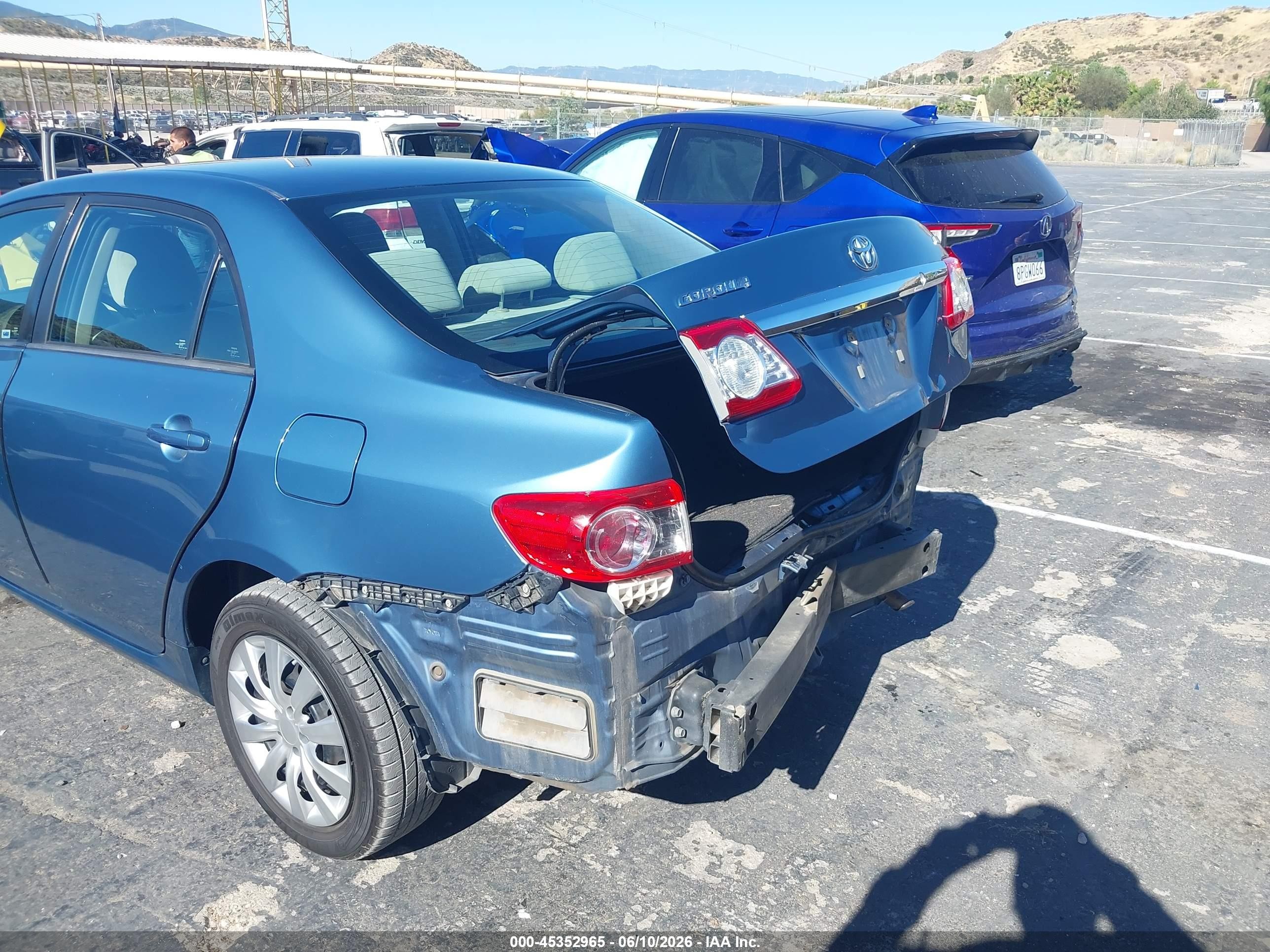 2012 Toyota Corolla Le Blue vin: 5YFBU4EE6CP069262