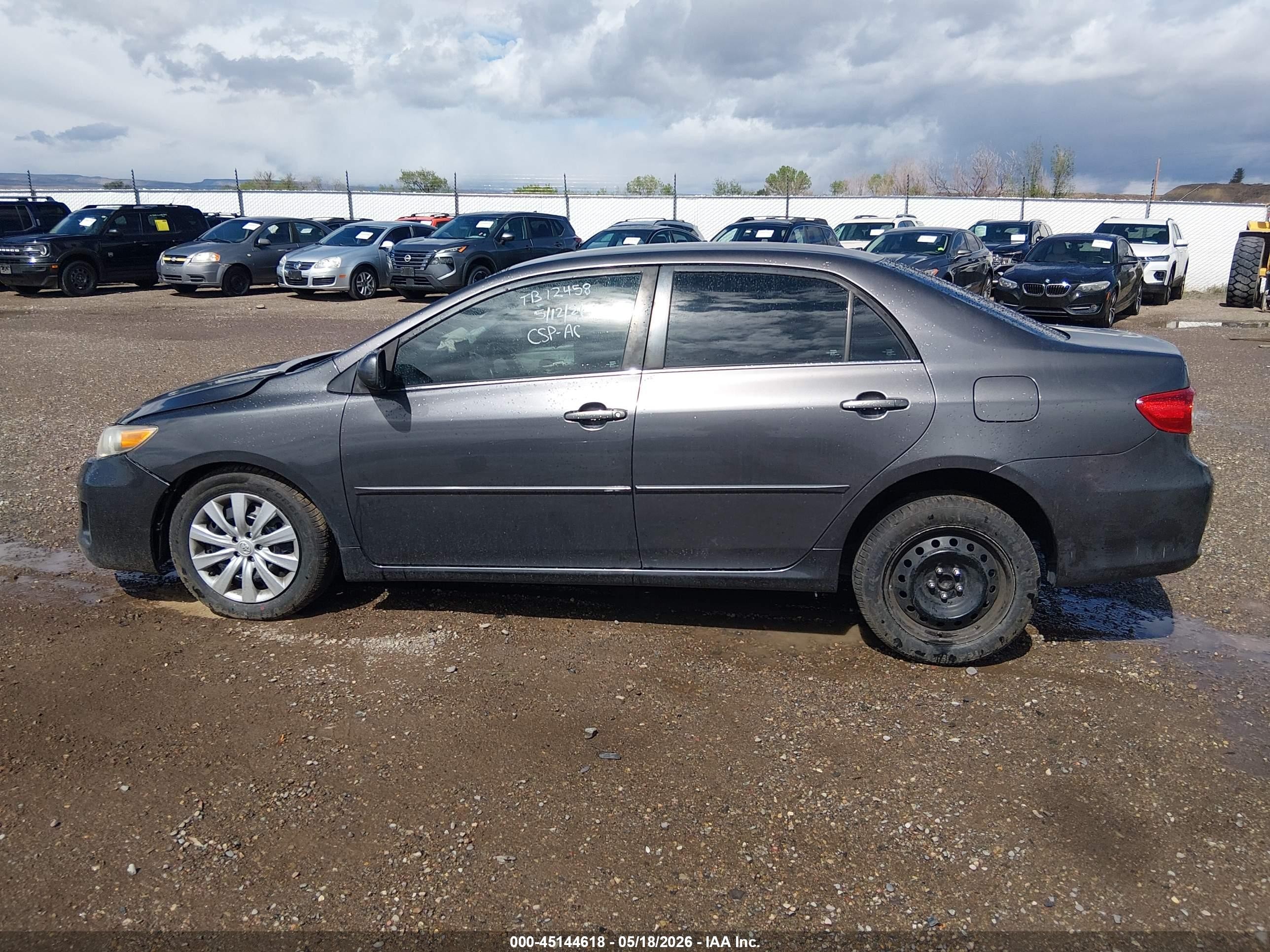 2013 Toyota Corolla Le Gray vin: 5YFBU4EE6DP078500