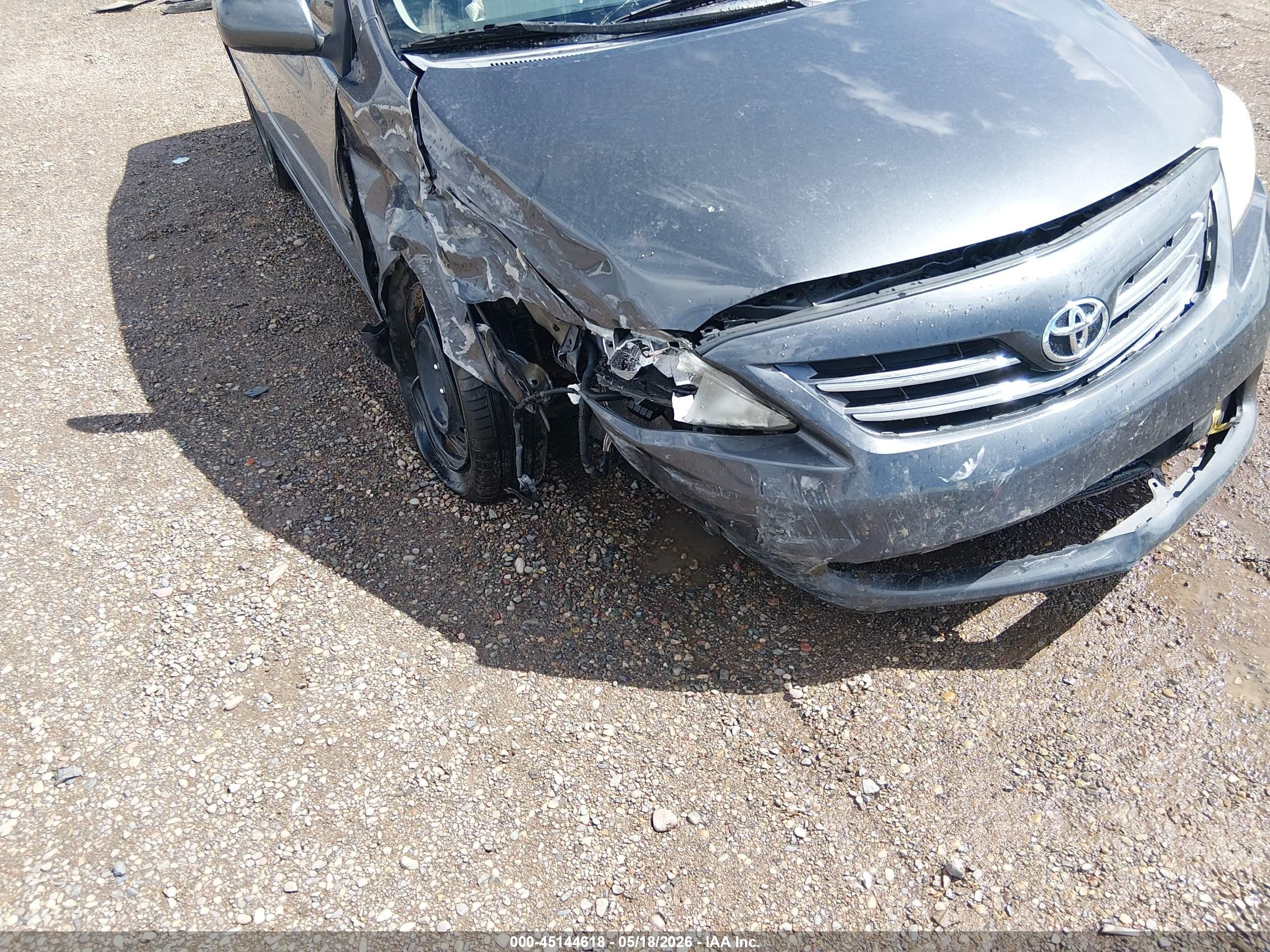 2013 Toyota Corolla Le Gray vin: 5YFBU4EE6DP078500