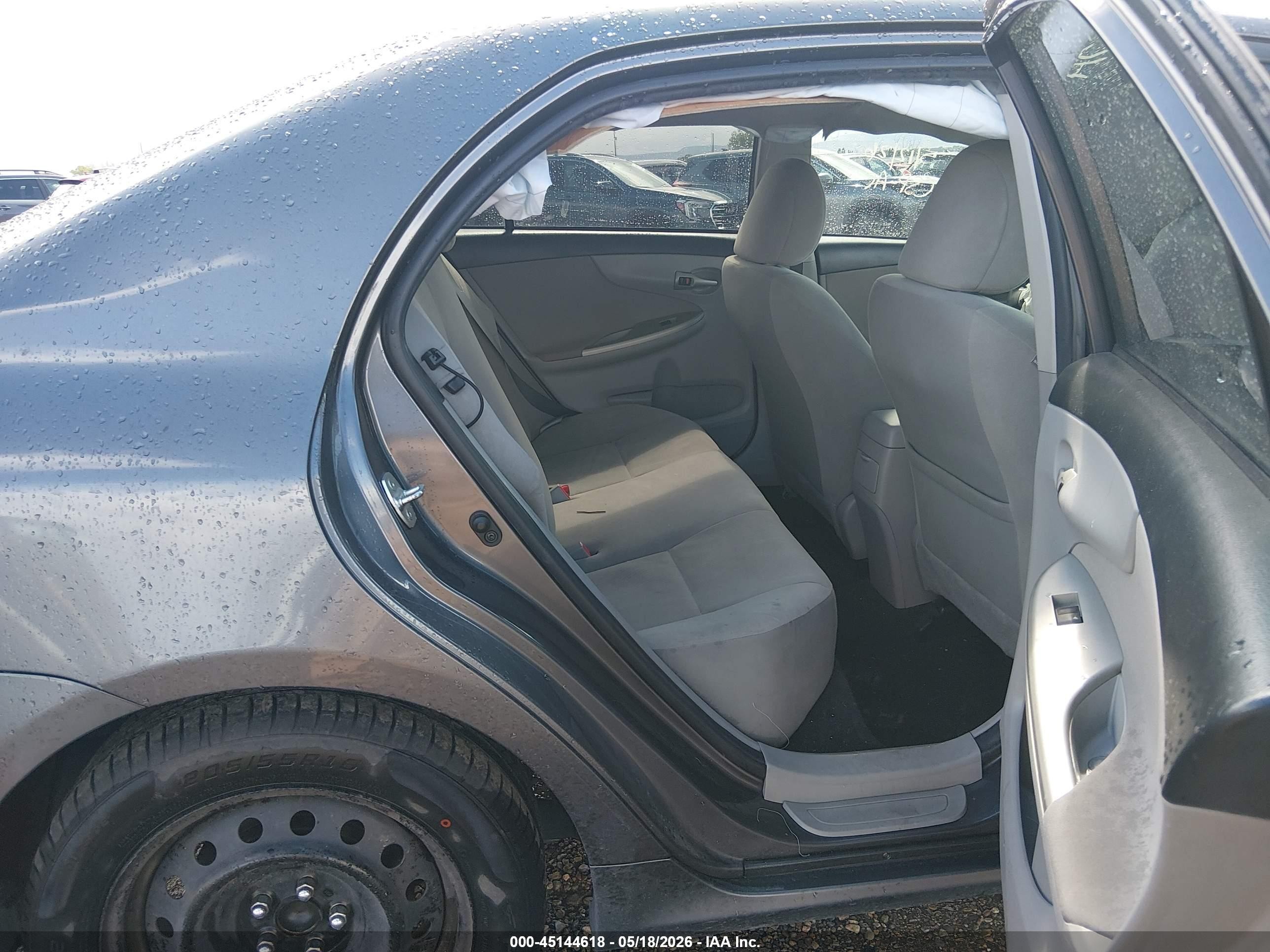 2013 Toyota Corolla Le Gray vin: 5YFBU4EE6DP078500