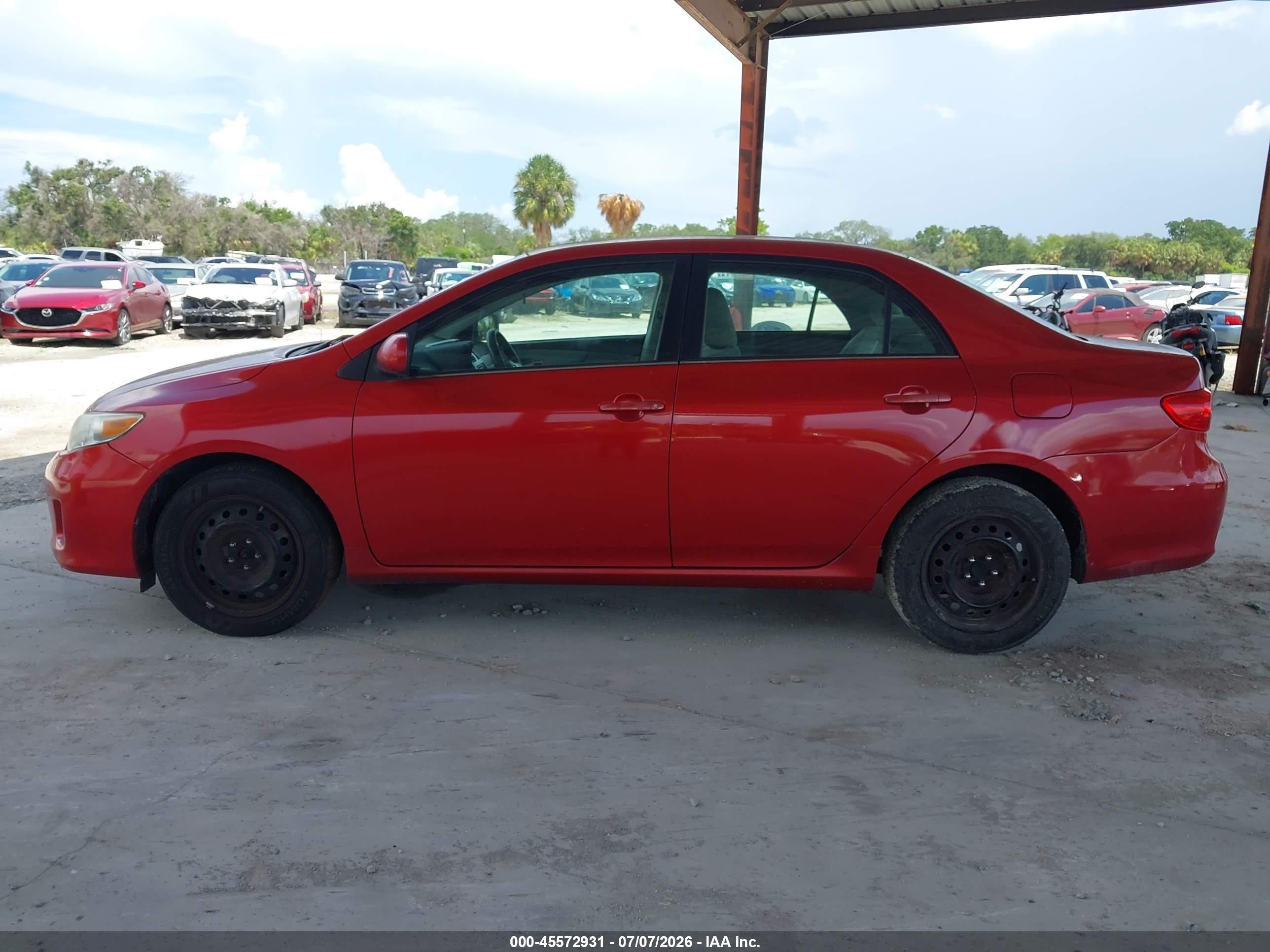 2013 Toyota Corolla Le Red vin: 5YFBU4EE6DP094180