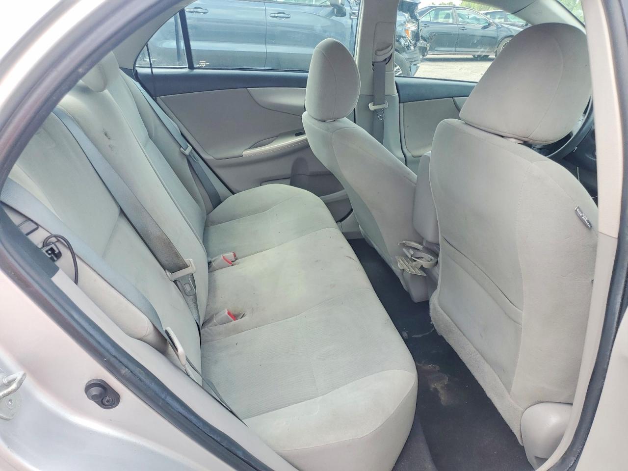 2013 Toyota Corolla Le Серебряный vin: 5YFBU4EE6DP116212