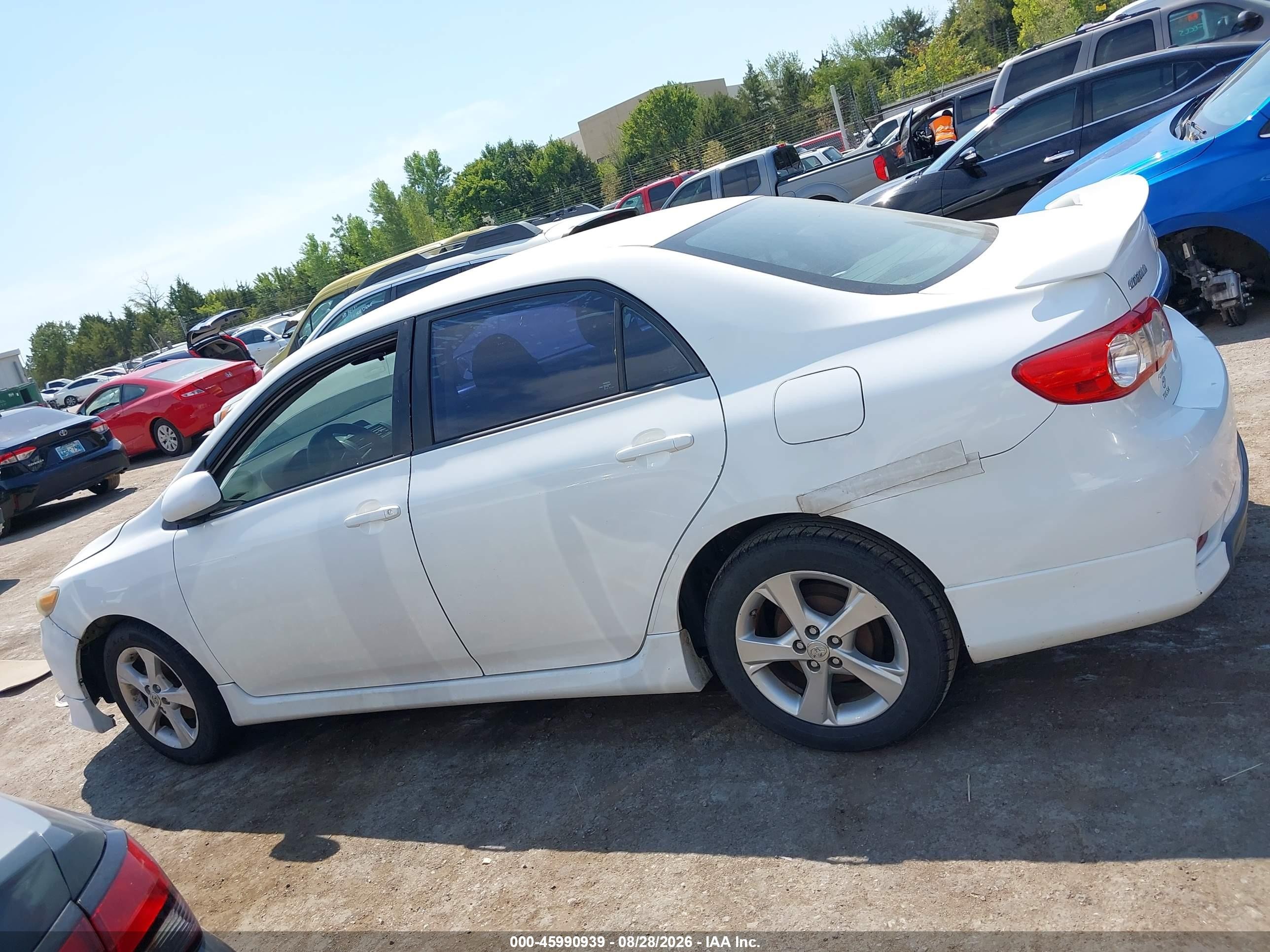 2013 Toyota Corolla S White vin: 5YFBU4EE6DP117229