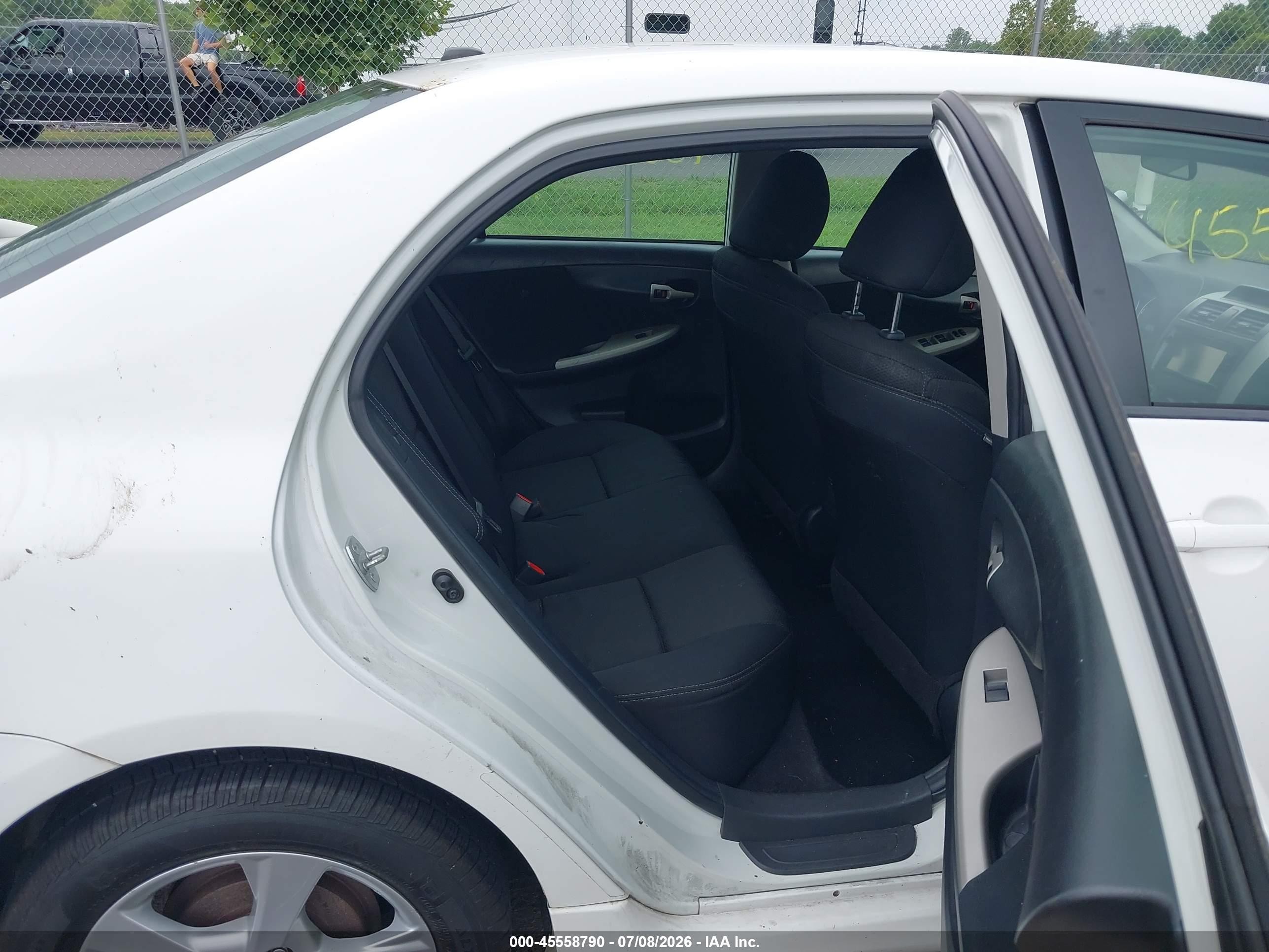 2013 Toyota Corolla S White vin: 5YFBU4EE6DP126156