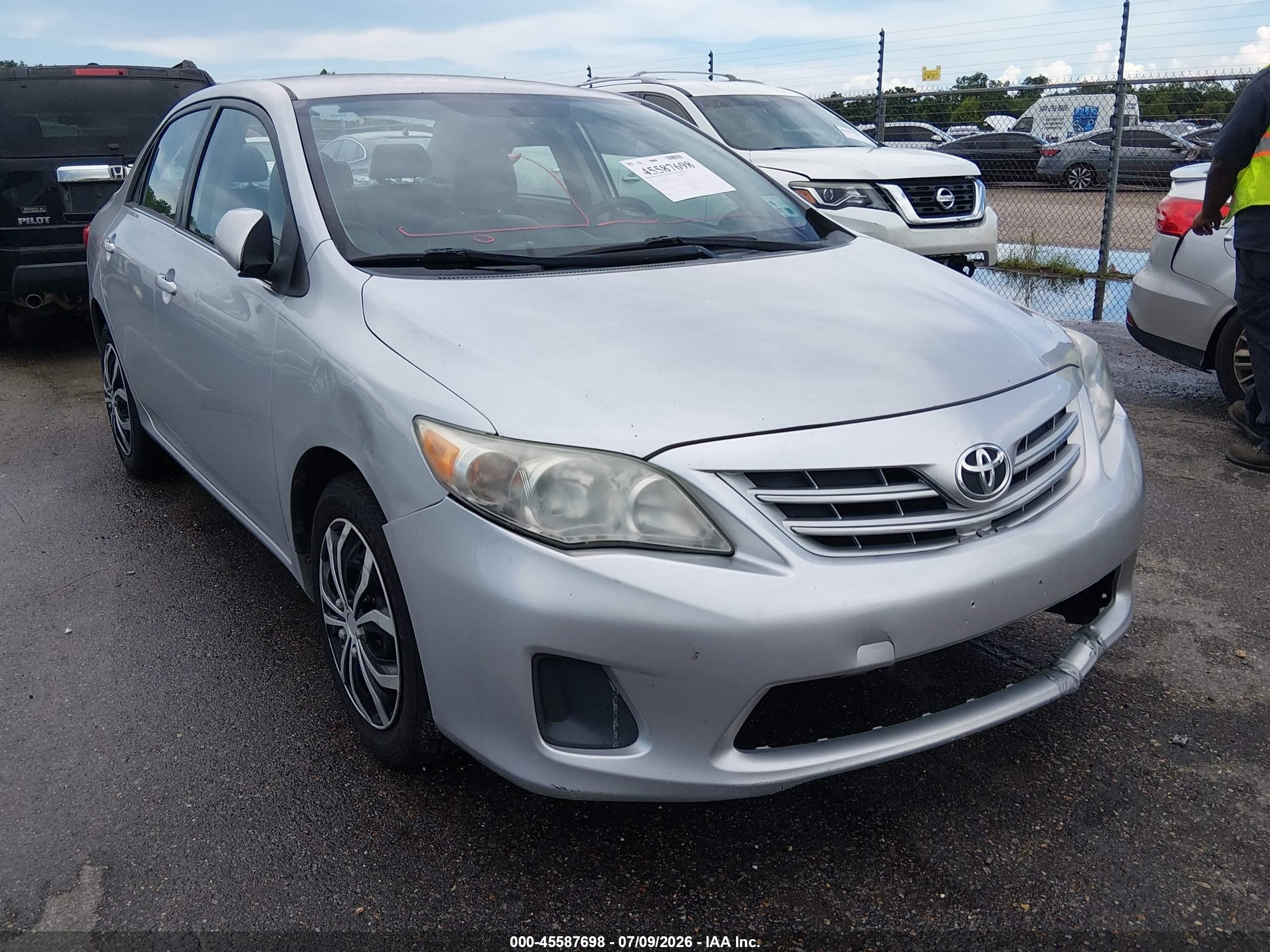 2013 Toyota Corolla Le Silver vin: 5YFBU4EE6DP126769