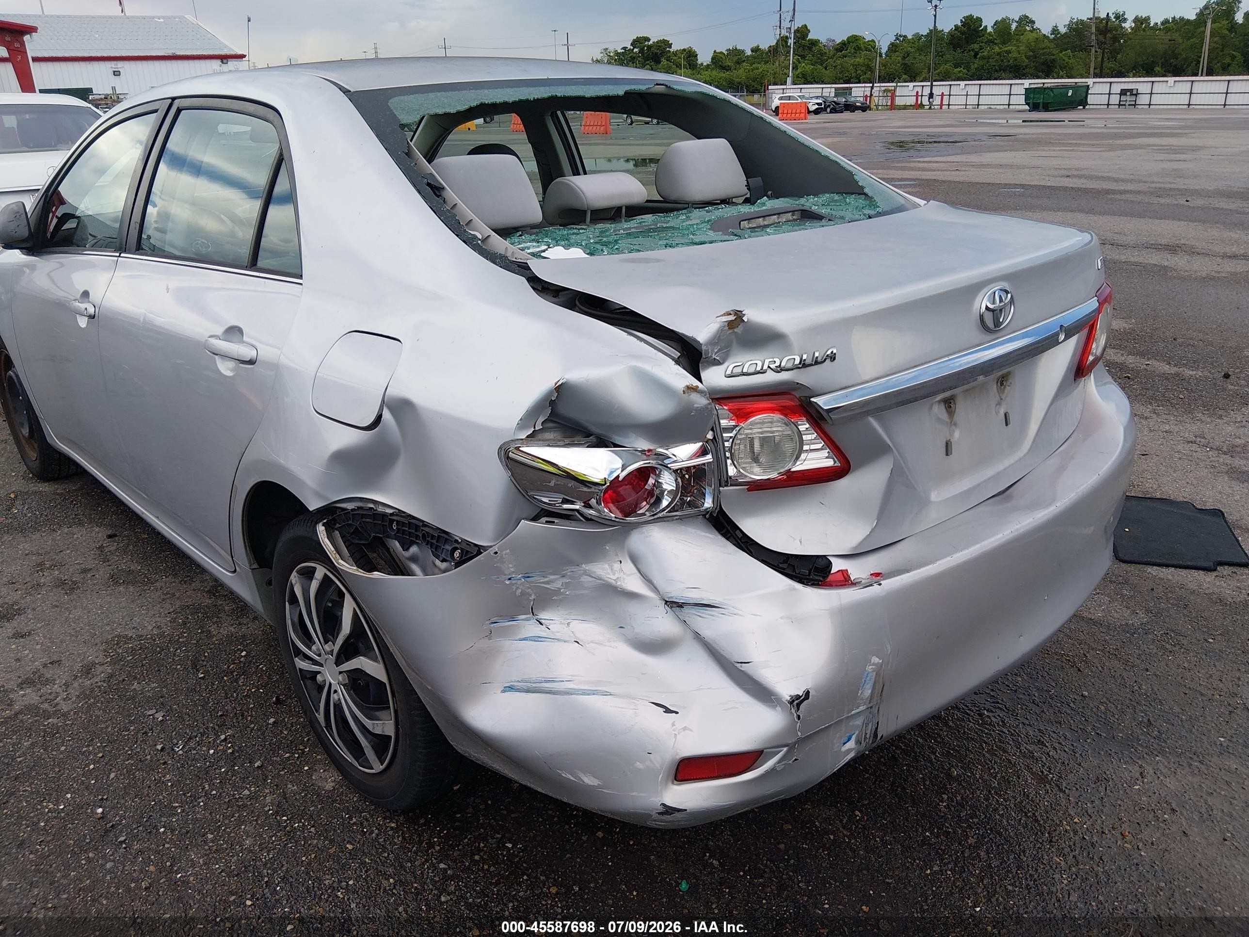 2013 Toyota Corolla Le Silver vin: 5YFBU4EE6DP126769