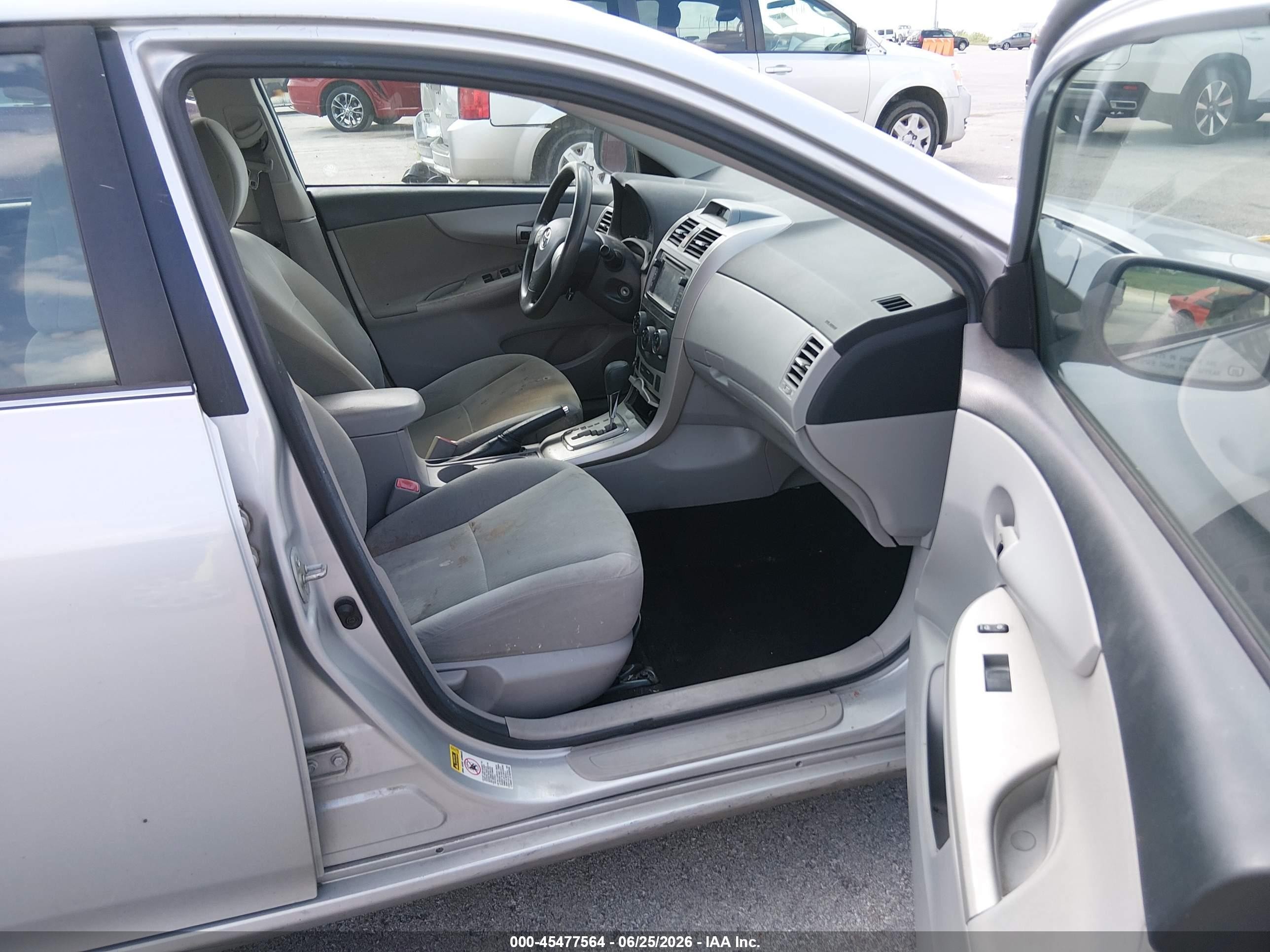 2013 Toyota Corolla Le Серебряный vin: 5YFBU4EE6DP128487