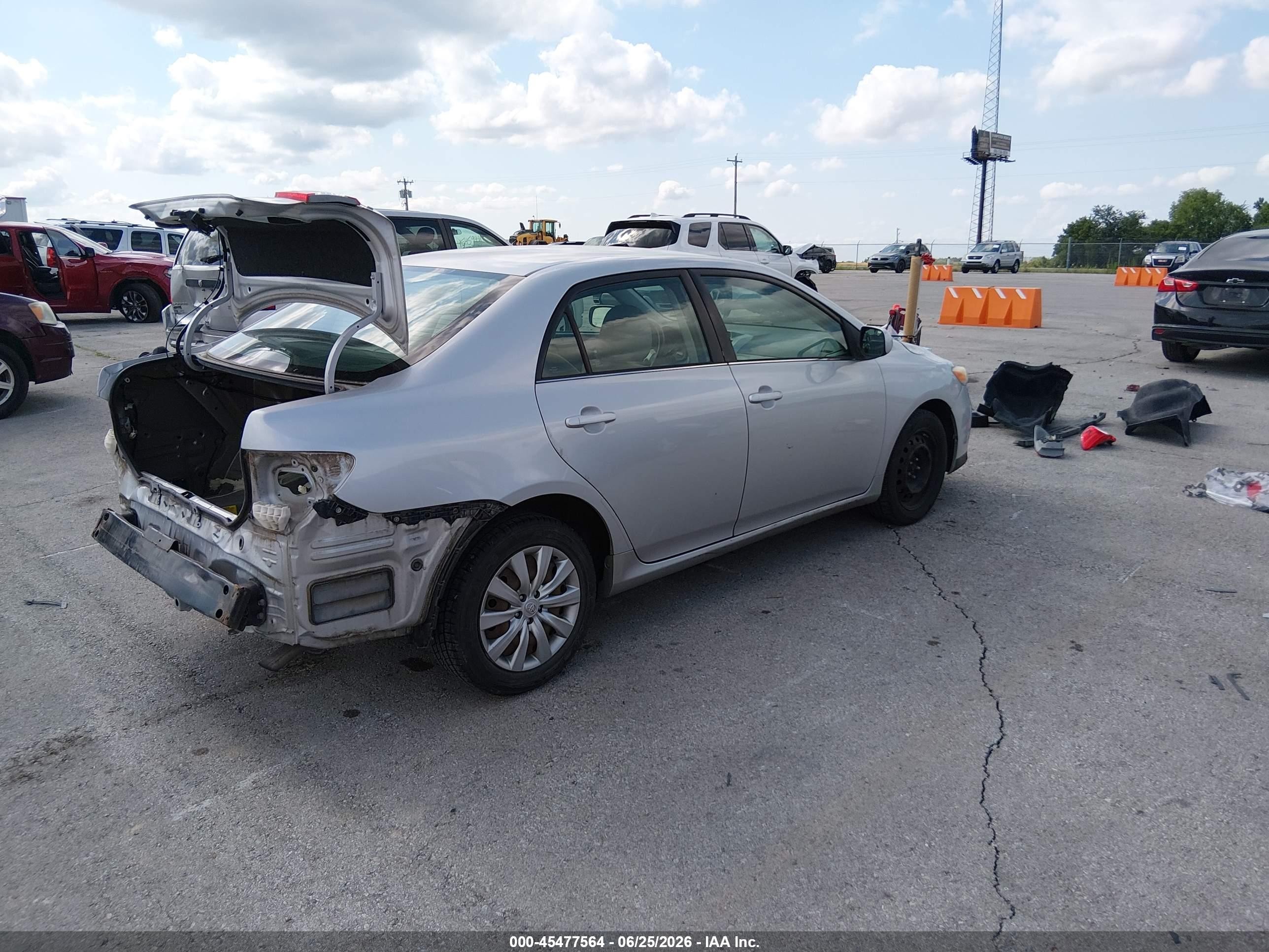 2013 Toyota Corolla Le Серебряный vin: 5YFBU4EE6DP128487