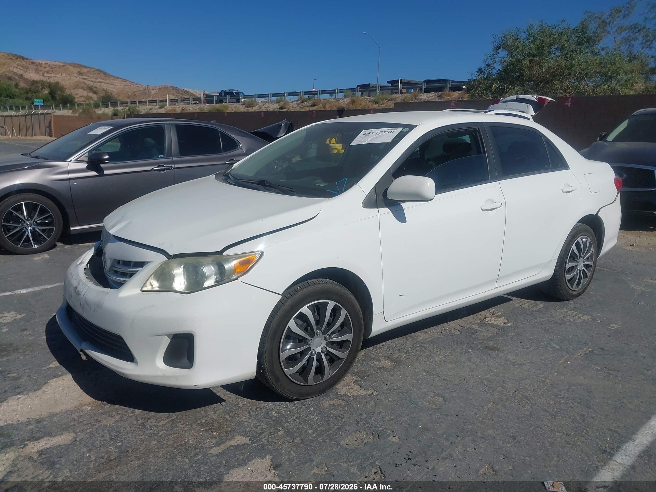 2013 Toyota Corolla Le White vin: 5YFBU4EE6DP146214