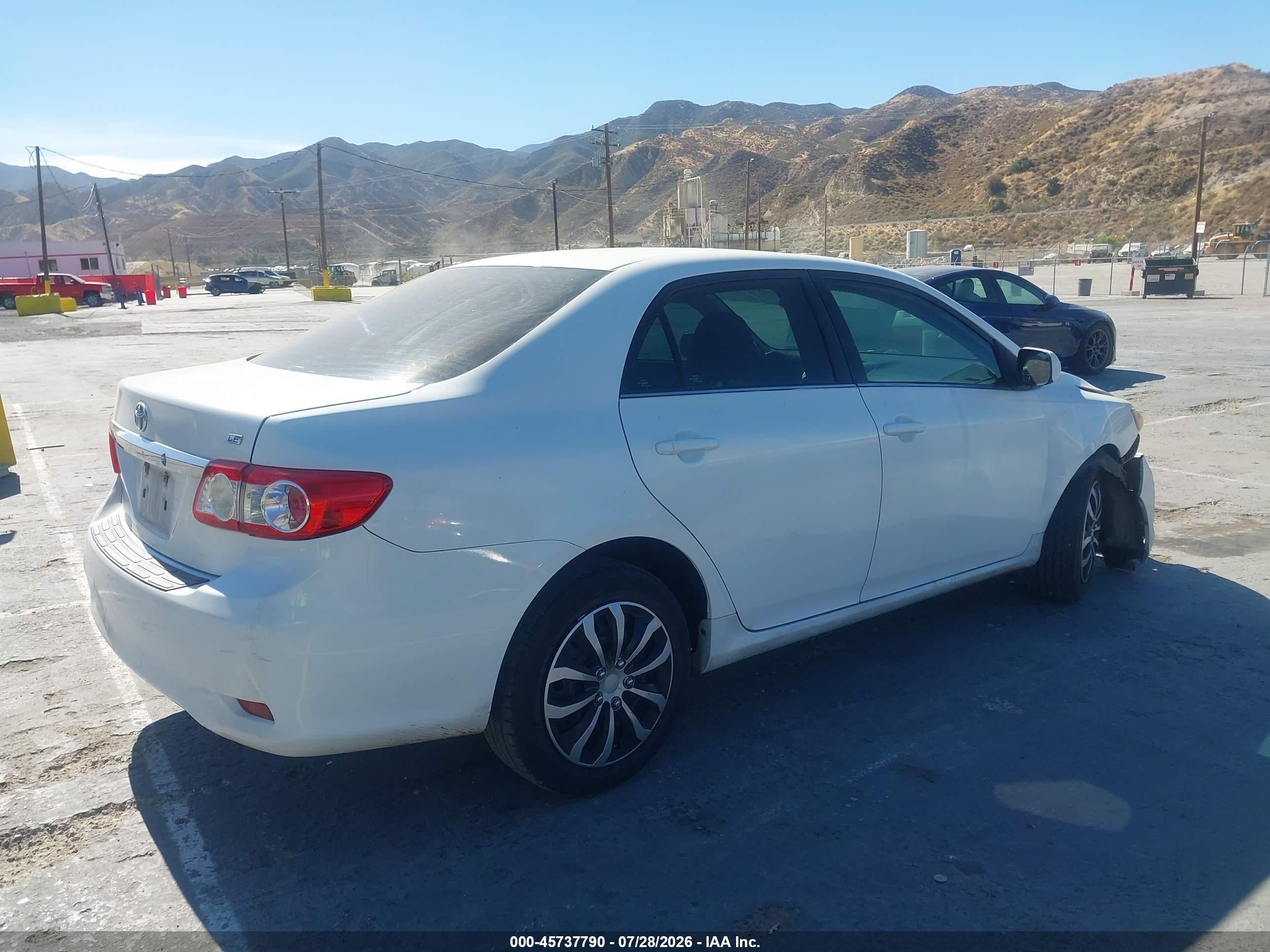 2013 Toyota Corolla Le White vin: 5YFBU4EE6DP146214