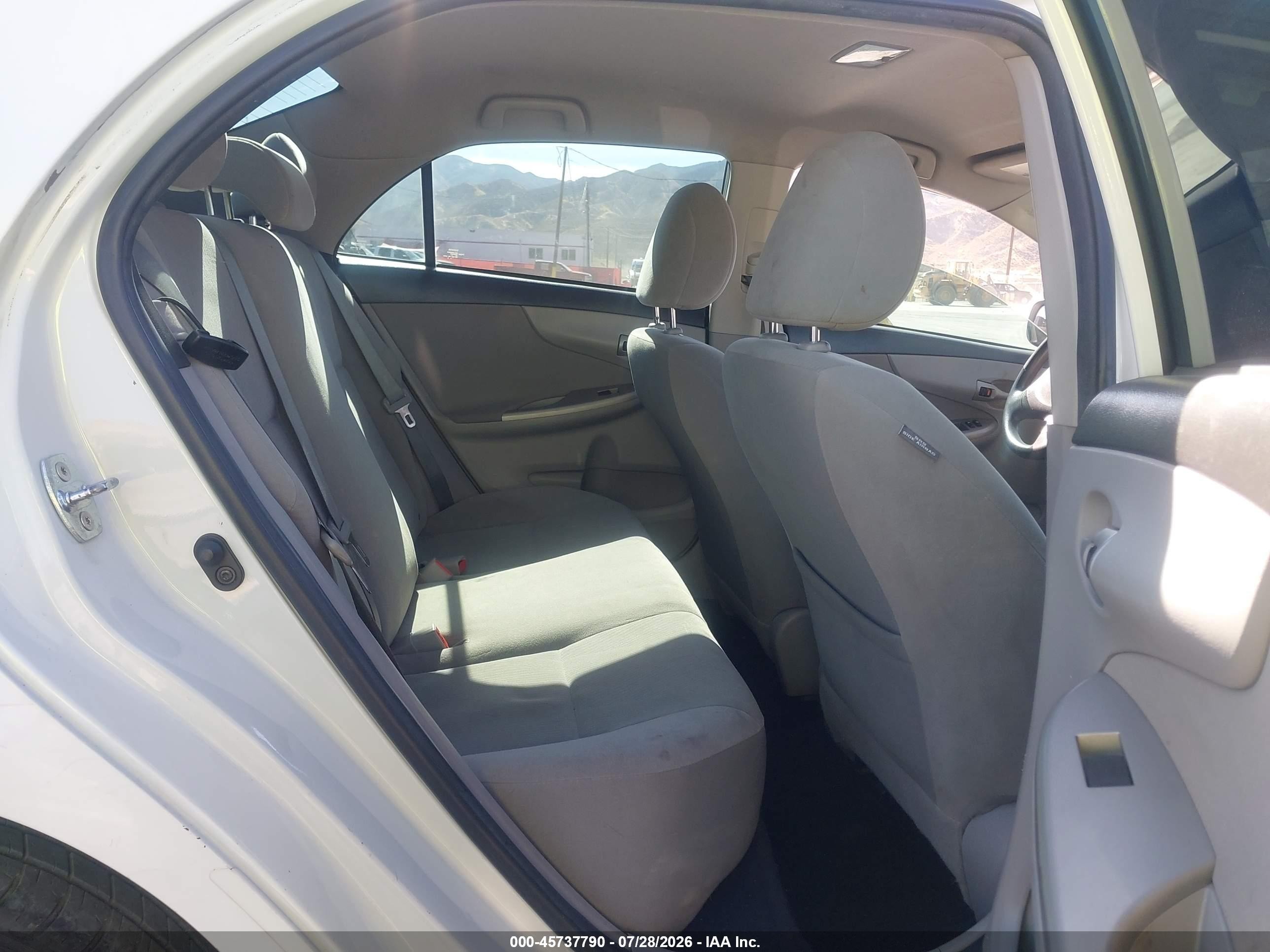 2013 Toyota Corolla Le White vin: 5YFBU4EE6DP146214