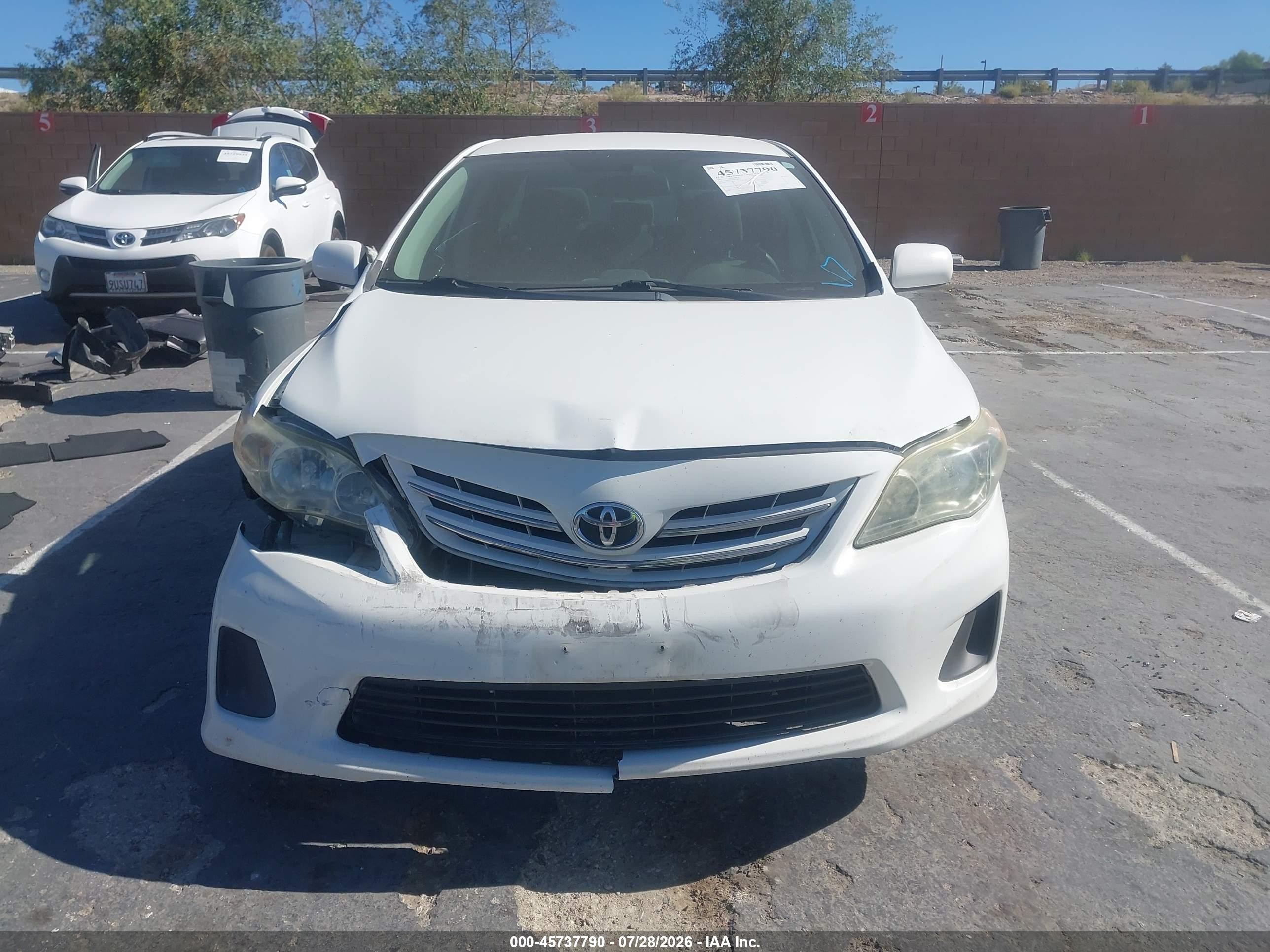 2013 Toyota Corolla Le White vin: 5YFBU4EE6DP146214