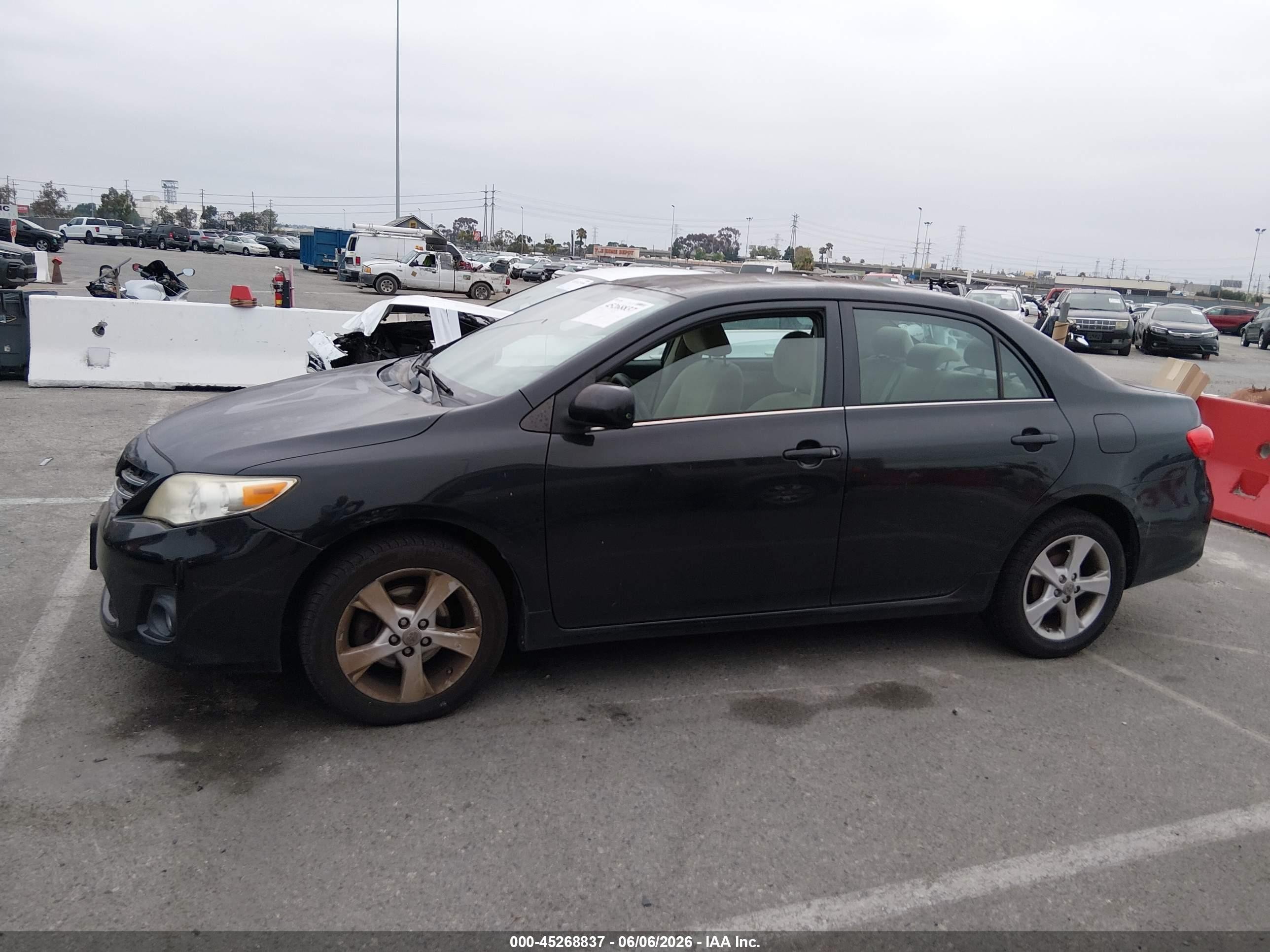 2013 Toyota Corolla Le Black vin: 5YFBU4EE6DP147847