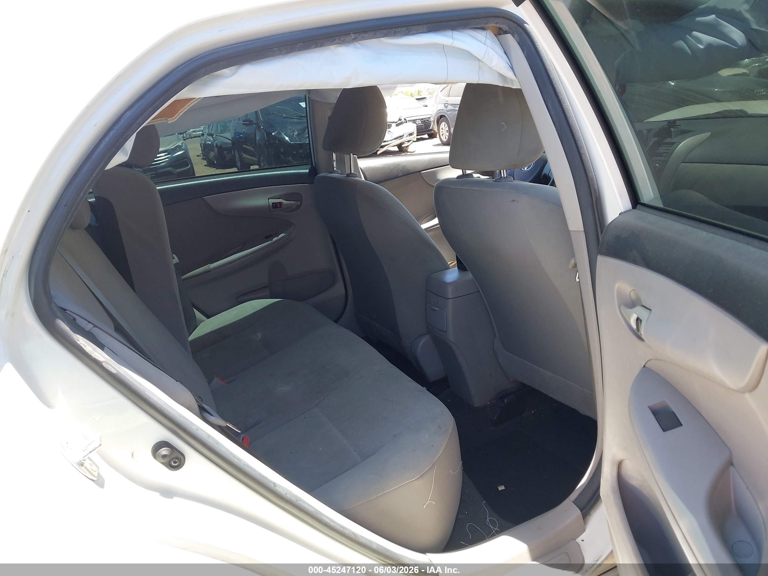 2013 Toyota Corolla L White vin: 5YFBU4EE6DP155138