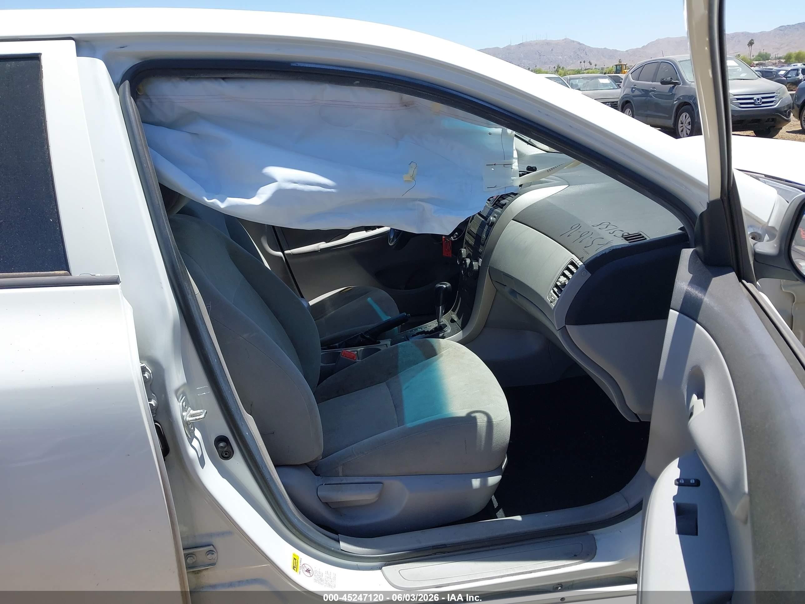 2013 Toyota Corolla L White vin: 5YFBU4EE6DP155138