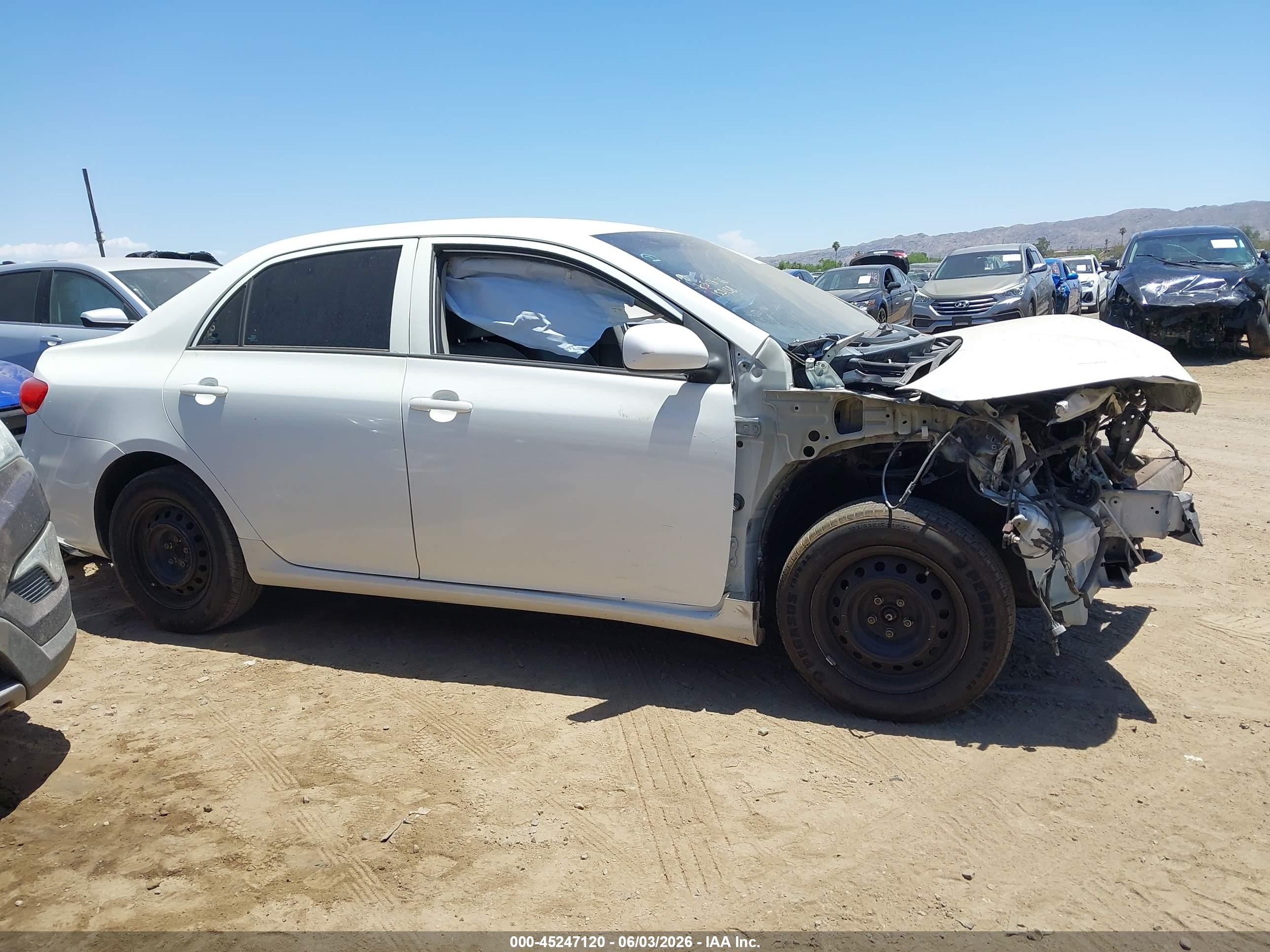 2013 Toyota Corolla L White vin: 5YFBU4EE6DP155138