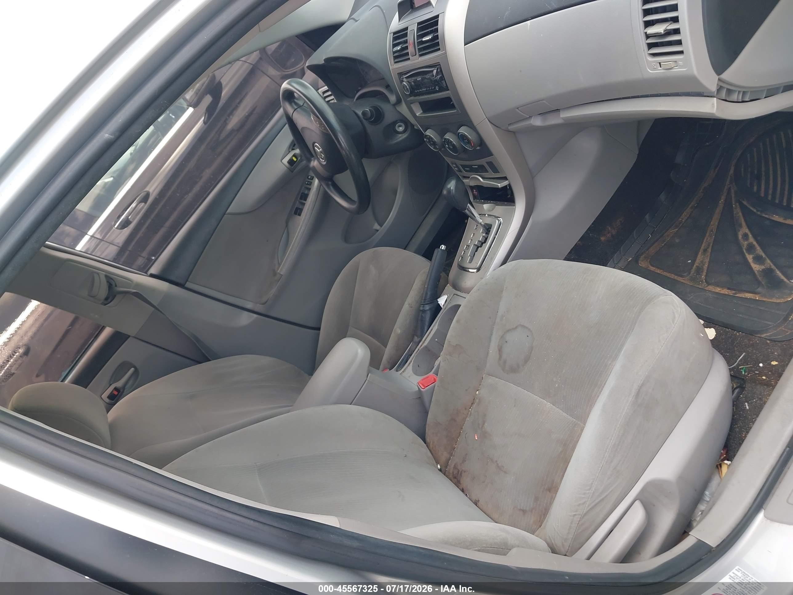 2013 Toyota Corolla Le Silver vin: 5YFBU4EE6DP160873