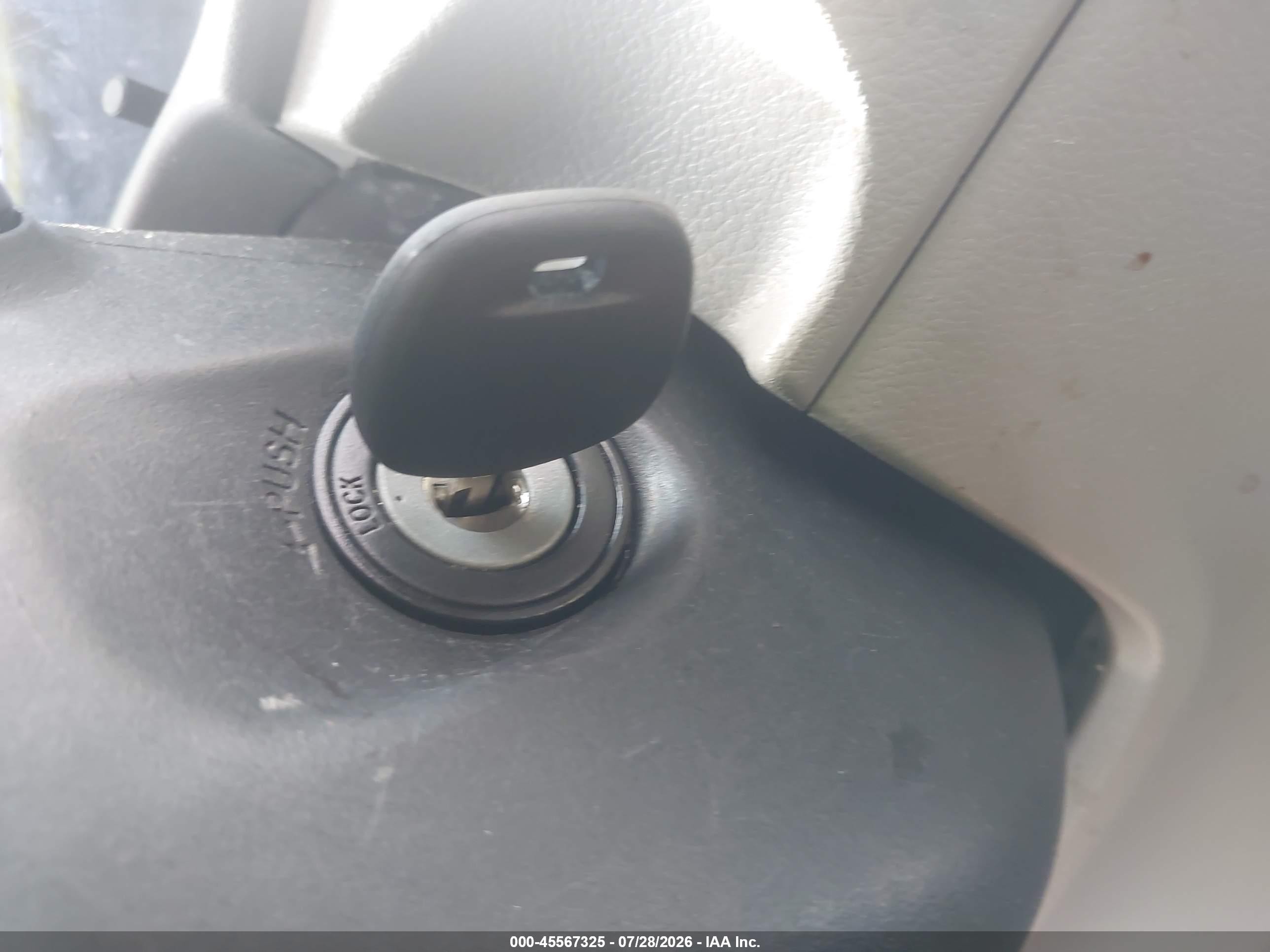 2013 Toyota Corolla Le Silver vin: 5YFBU4EE6DP160873