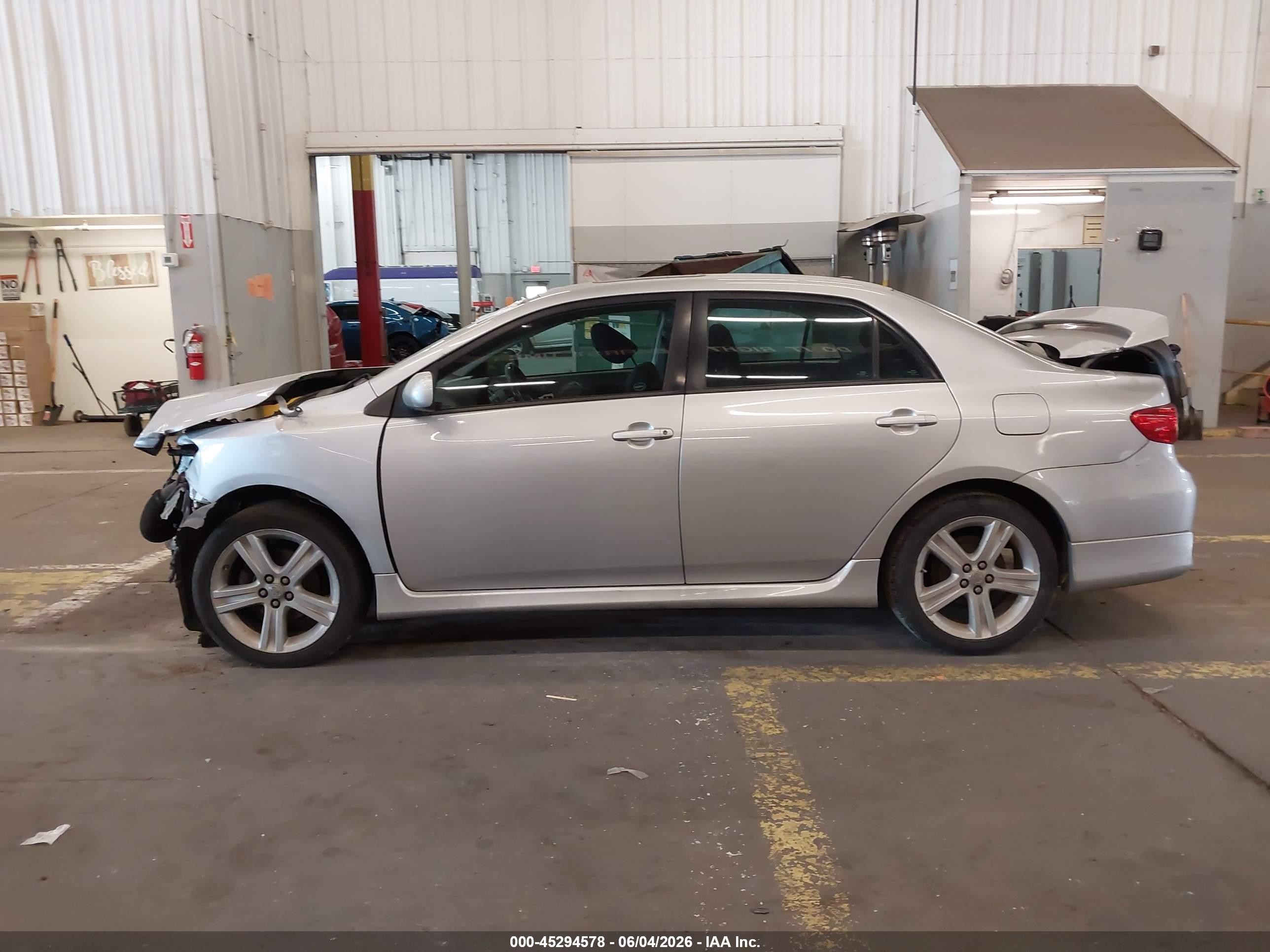2013 Toyota Corolla S Silver vin: 5YFBU4EE6DP161960