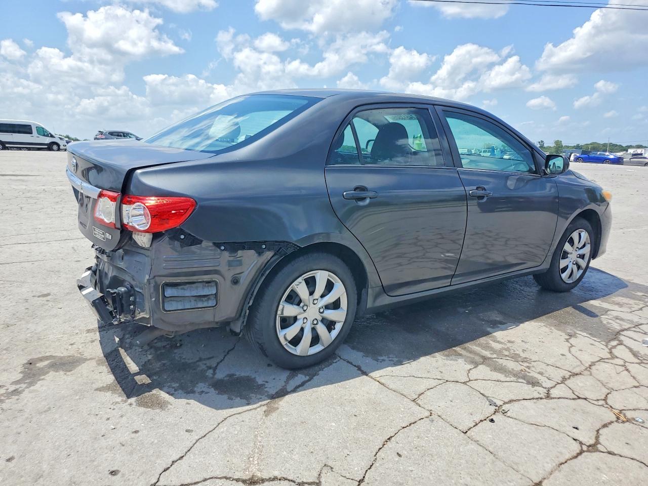 2013 Toyota Corolla Le Gray vin: 5YFBU4EE6DP169606