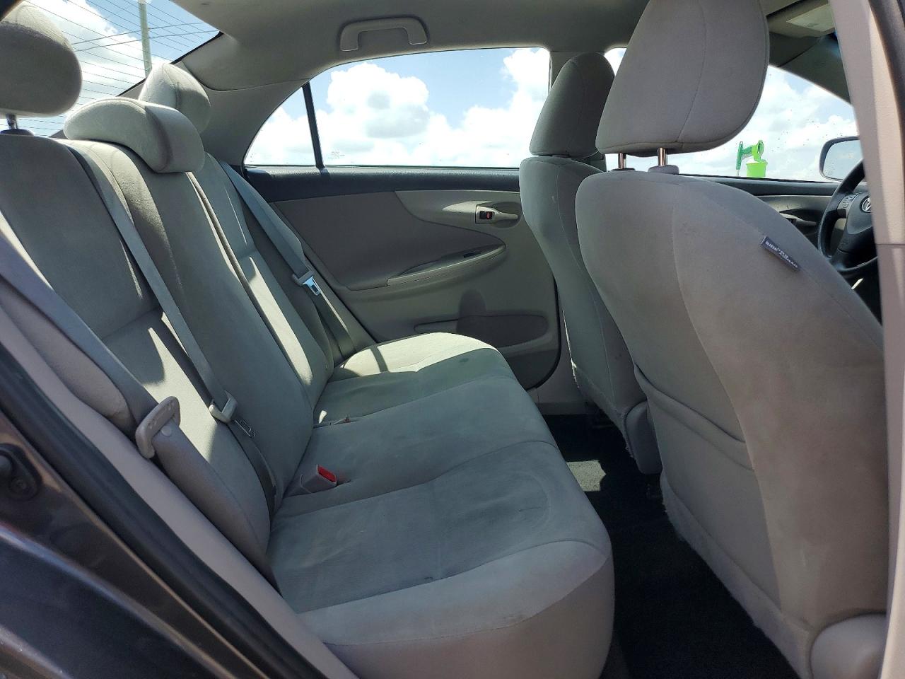 2013 Toyota Corolla Le Gray vin: 5YFBU4EE6DP169606