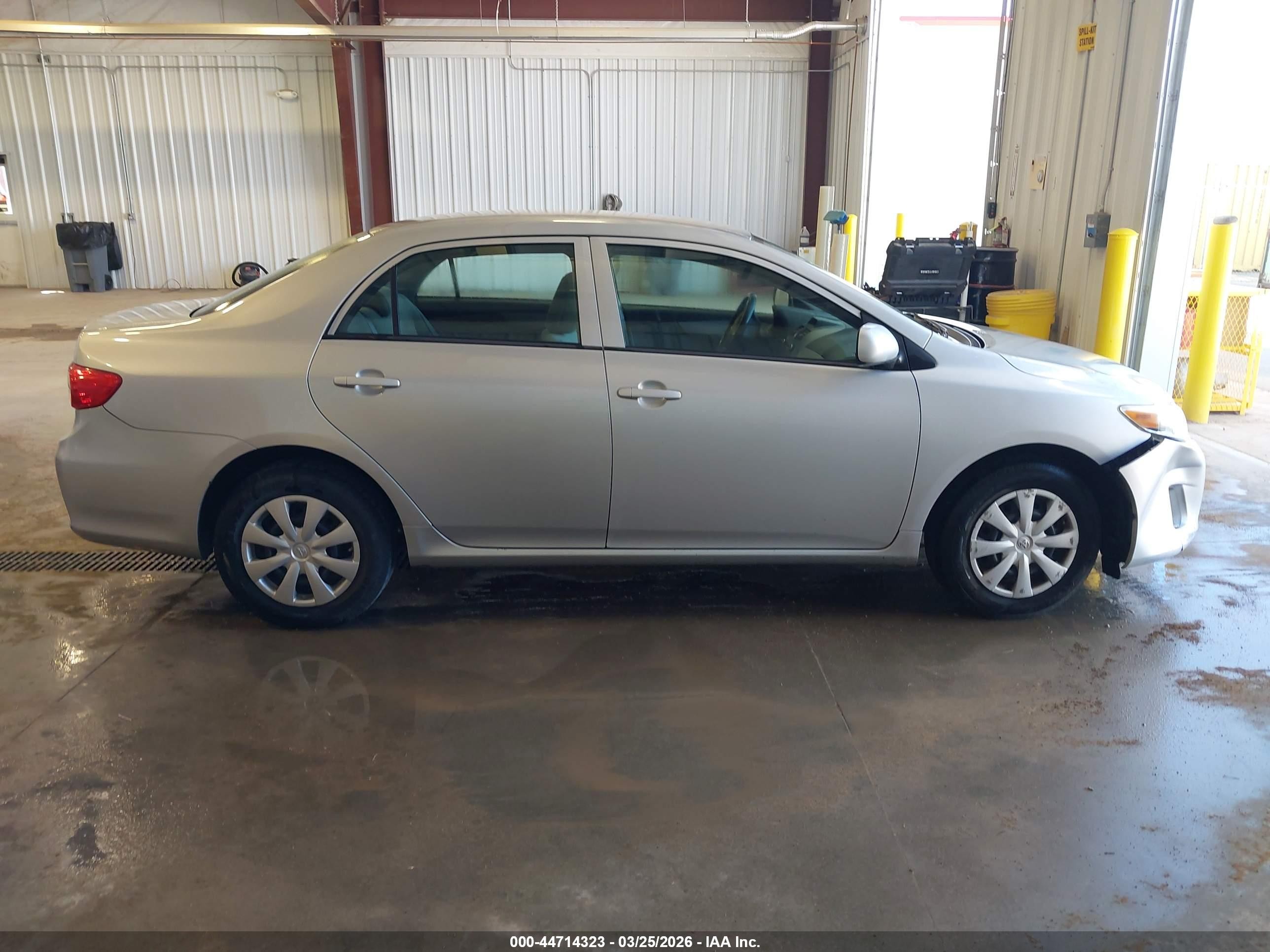 2013 Toyota Corolla L Серебряный vin: 5YFBU4EE6DP187085