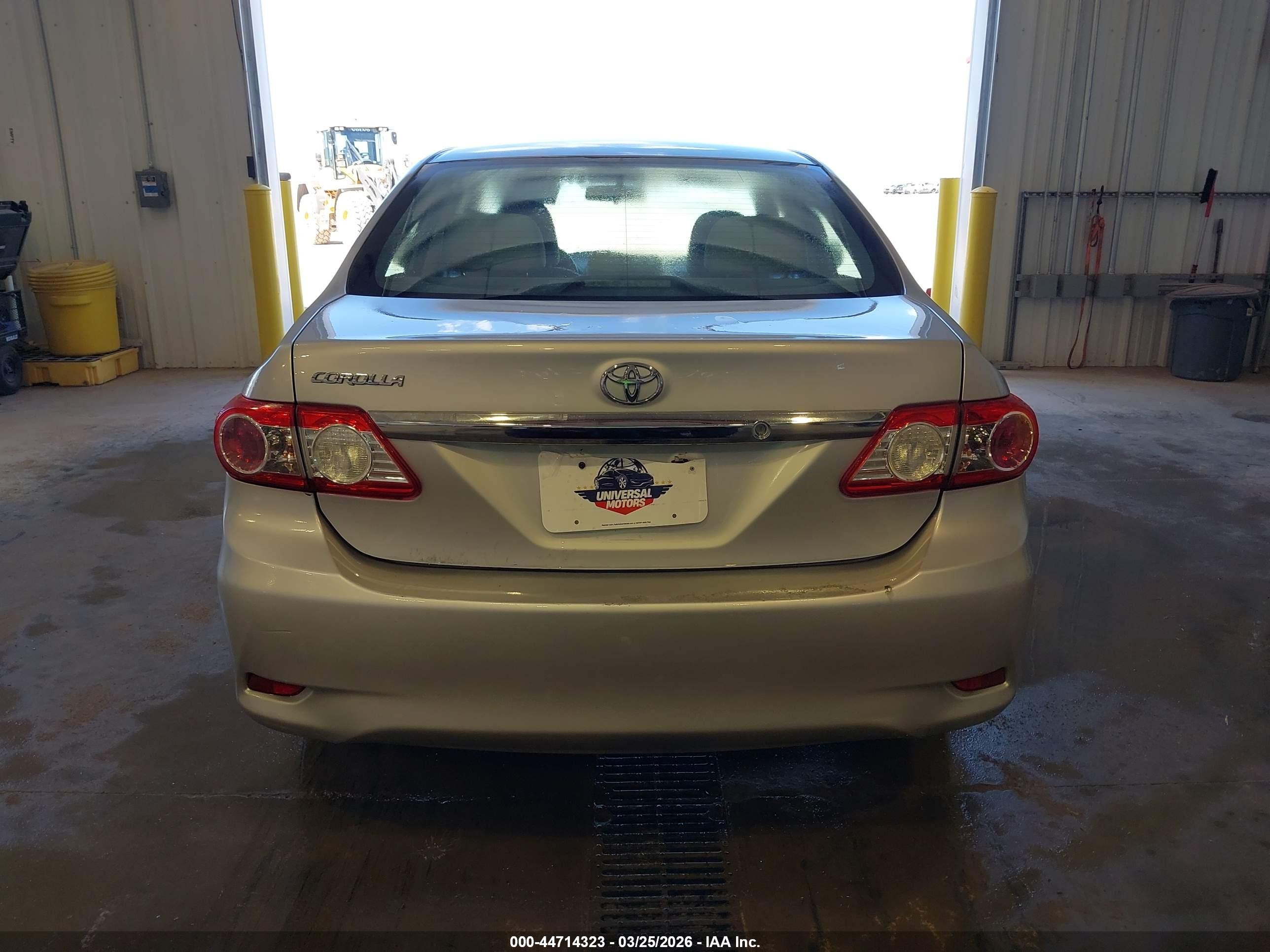 2013 Toyota Corolla L Серебряный vin: 5YFBU4EE6DP187085