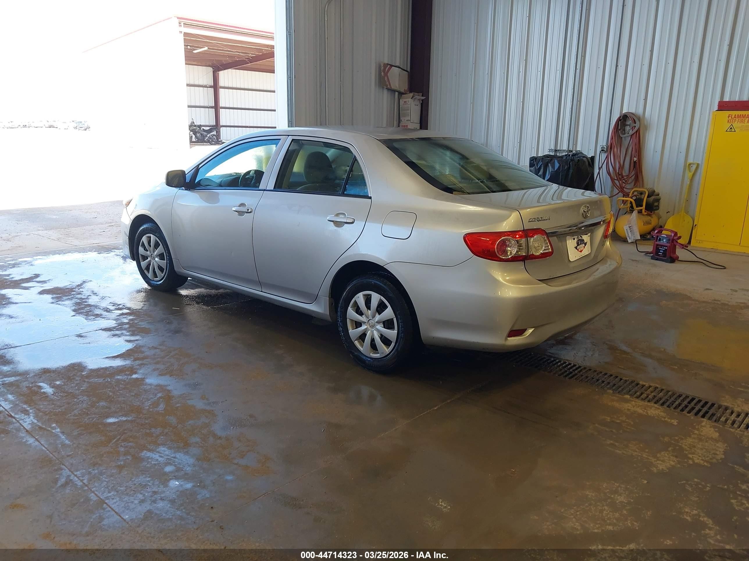 2013 Toyota Corolla L Серебряный vin: 5YFBU4EE6DP187085