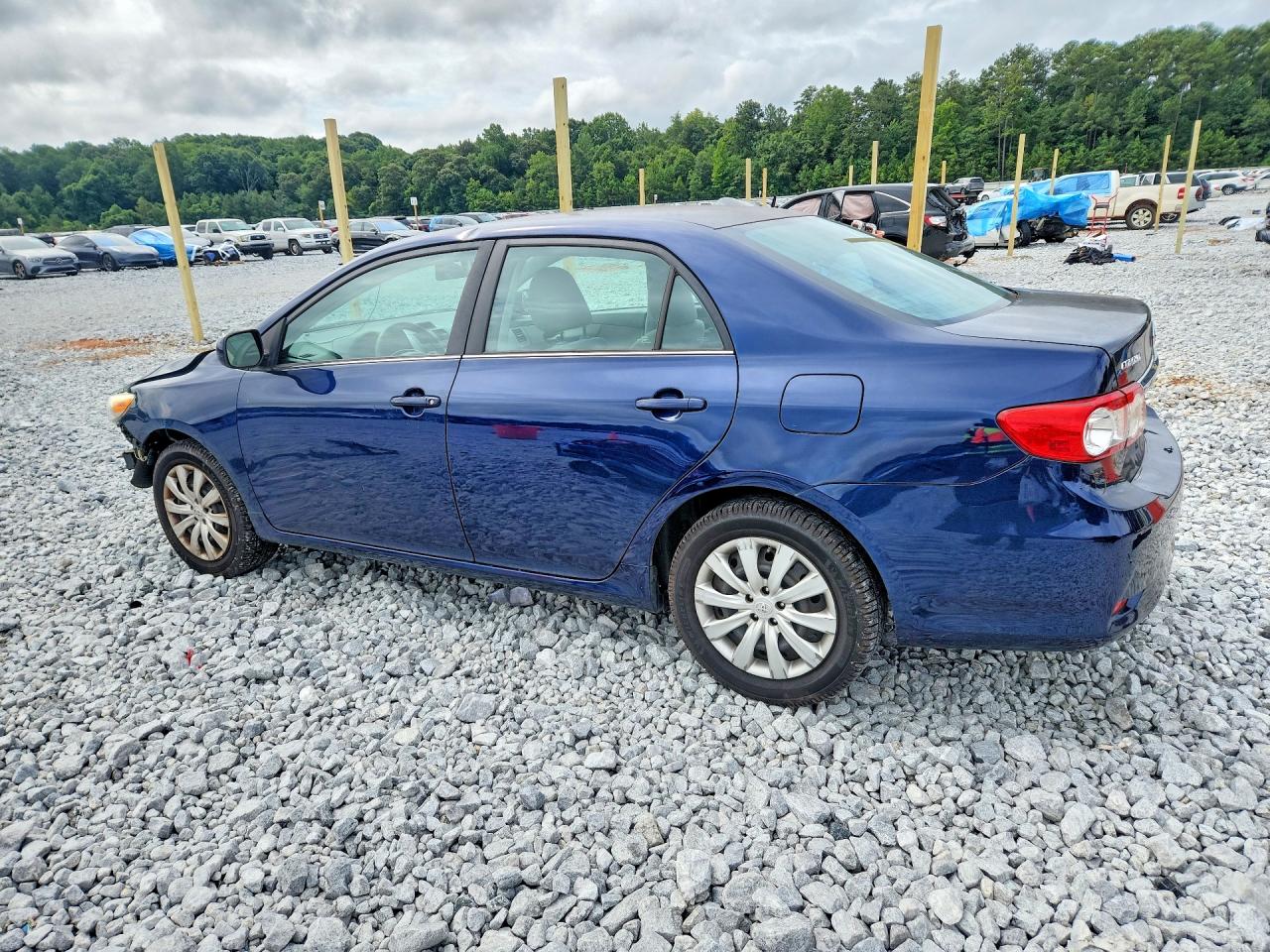 2013 Toyota Corolla Le Blue vin: 5YFBU4EE6DP188317