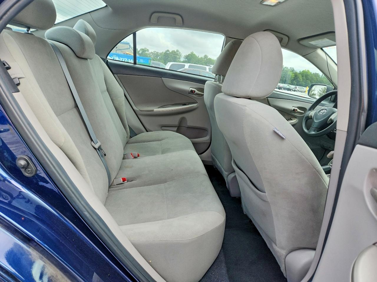 2013 Toyota Corolla Le Blue vin: 5YFBU4EE6DP188317