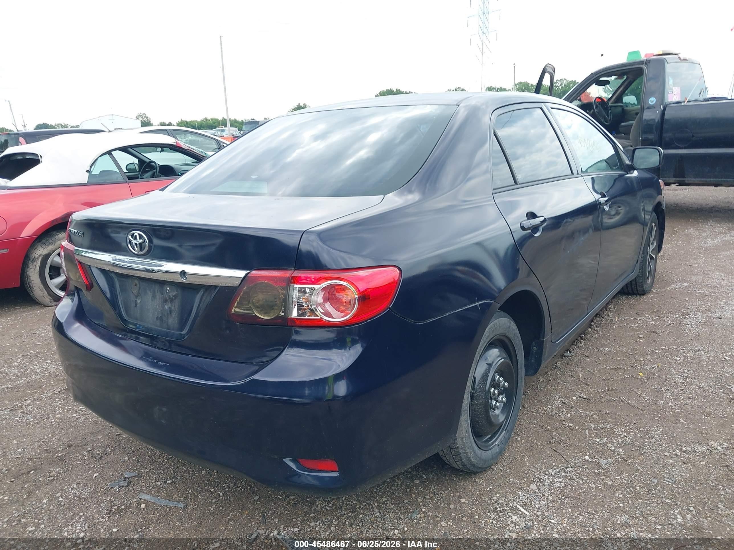 2013 Toyota Corolla L Dark Blue vin: 5YFBU4EE6DP189046